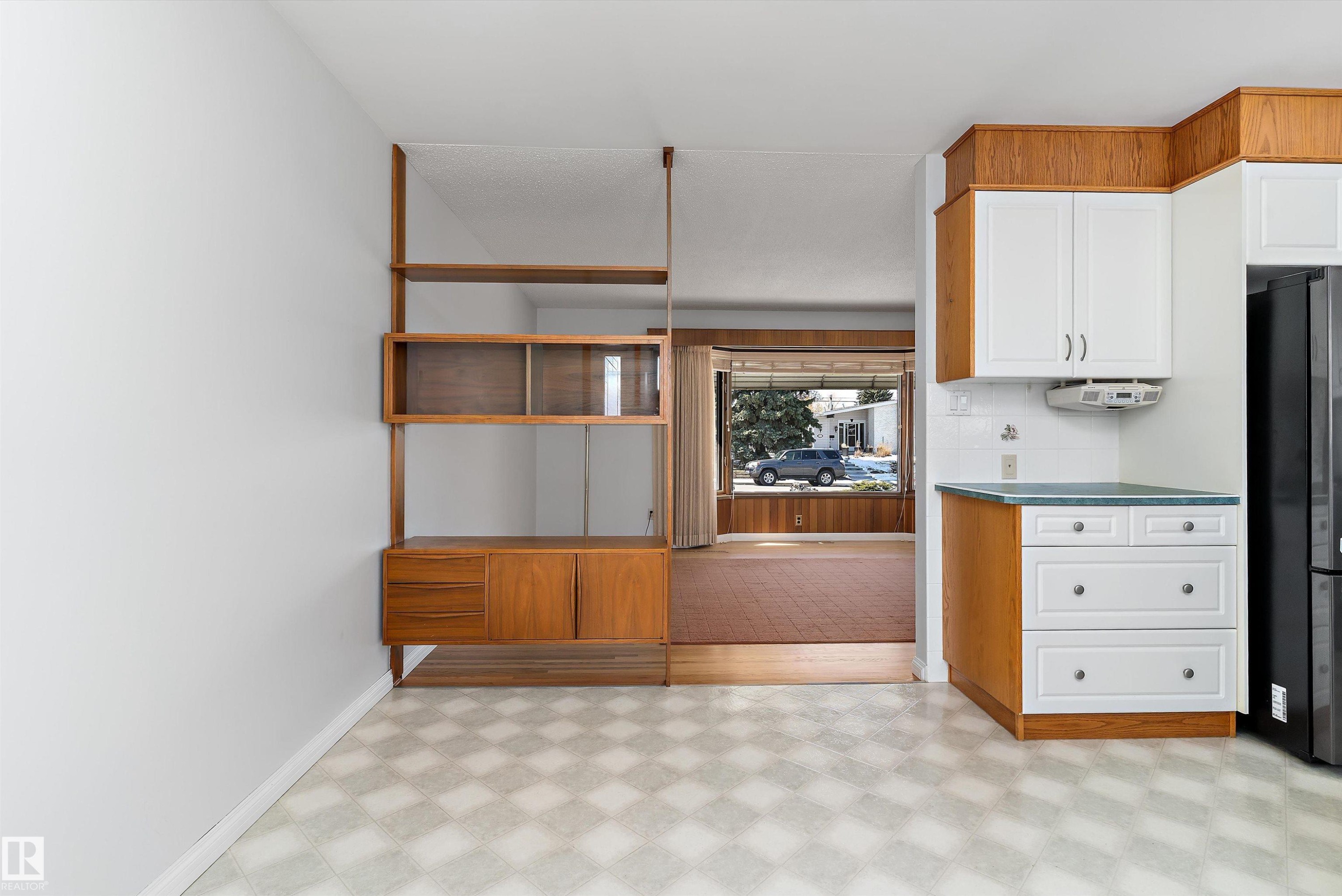 9411 68A Street, Edmonton, AB - Indoor