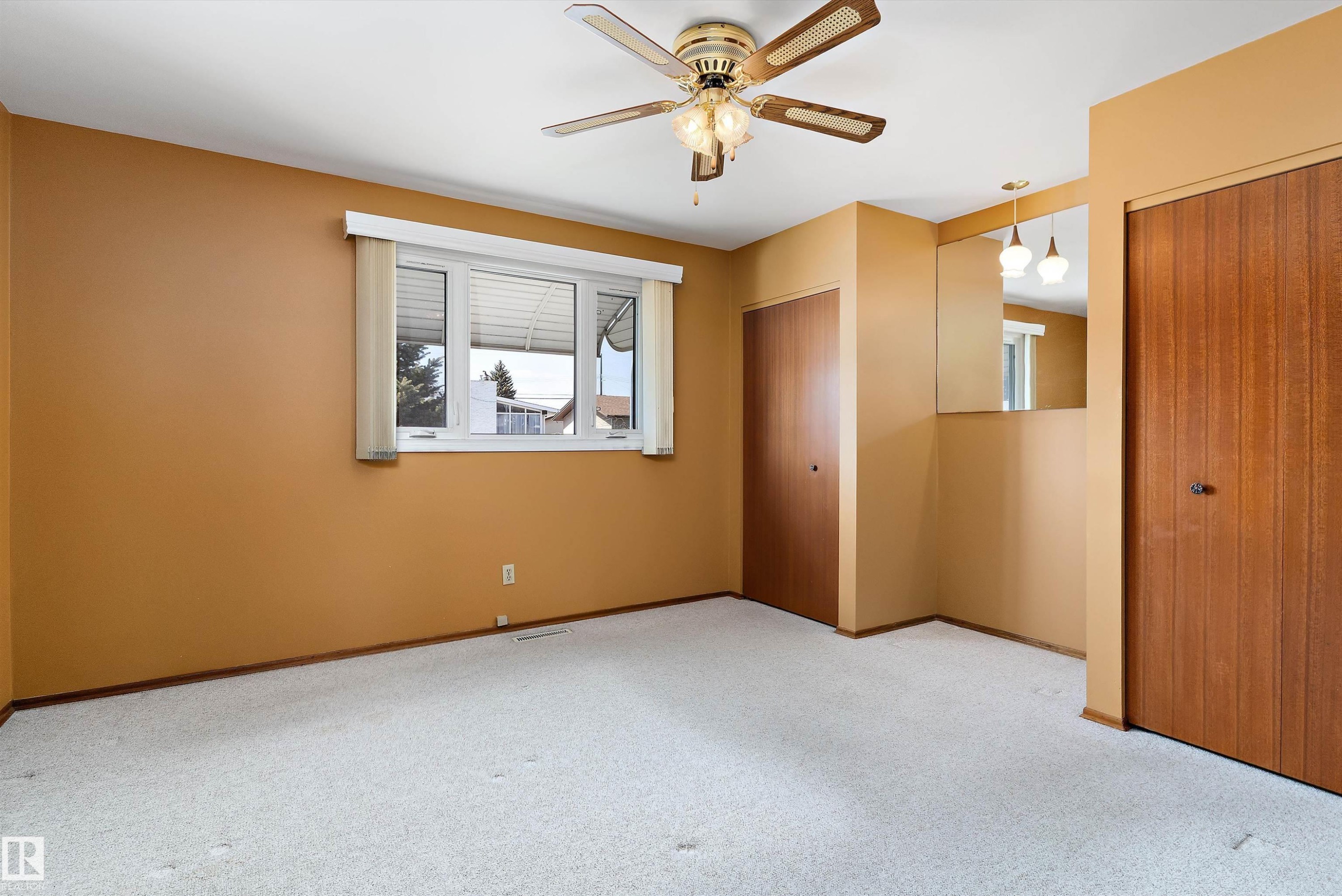 9411 68A Street, Edmonton, AB - Indoor Photo Showing Other Room
