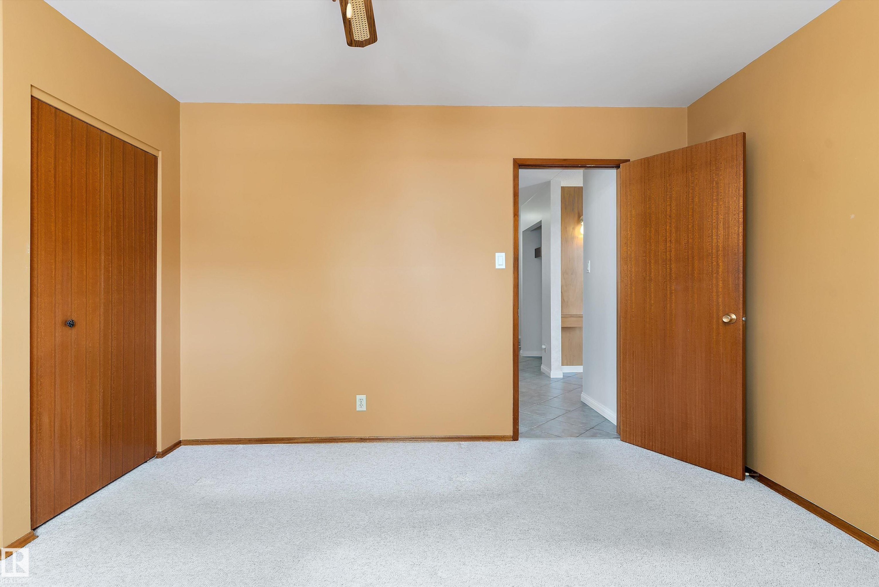 9411 68A Street, Edmonton, AB - Indoor Photo Showing Other Room