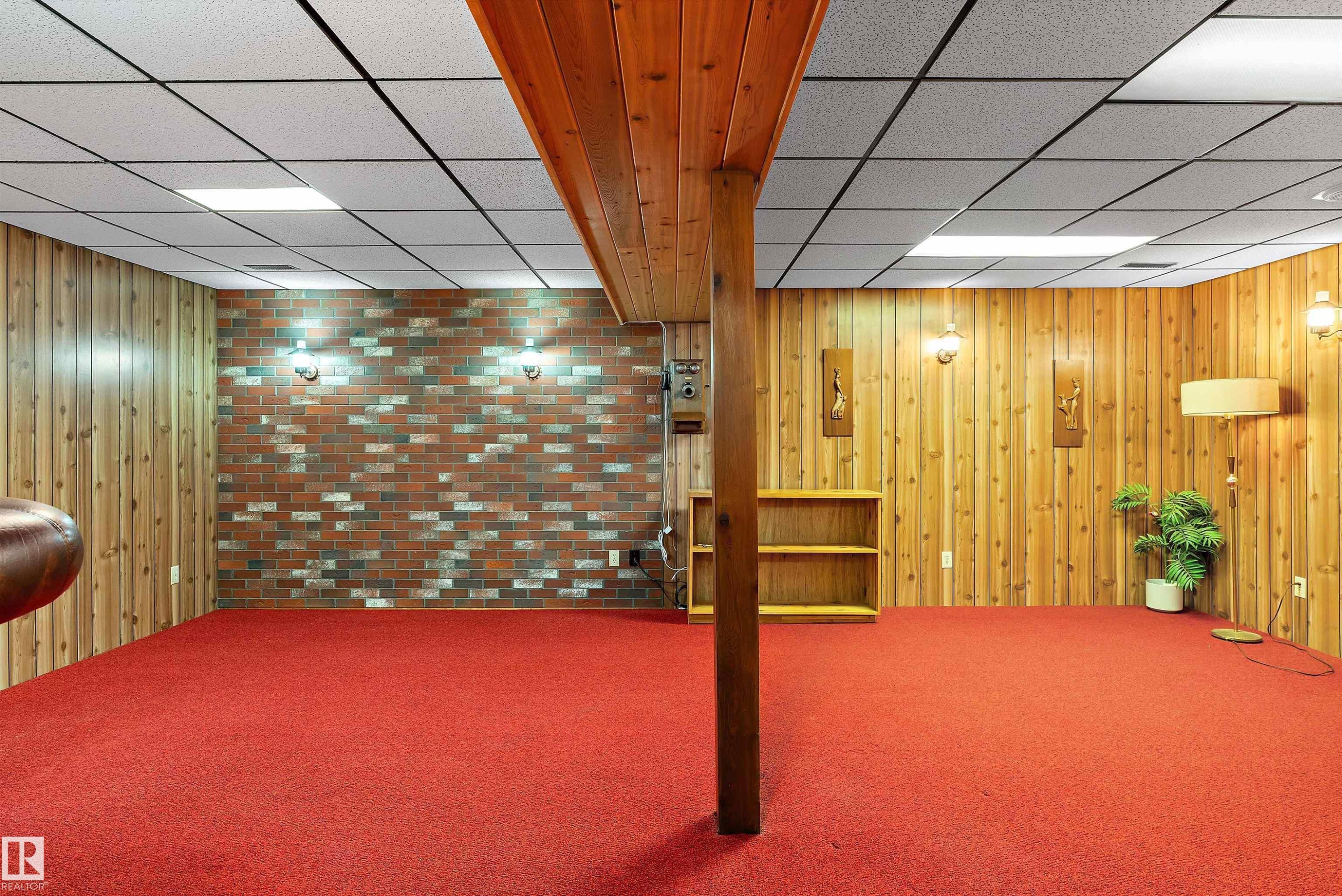 9411 68A Street, Edmonton, AB - Indoor Photo Showing Other Room