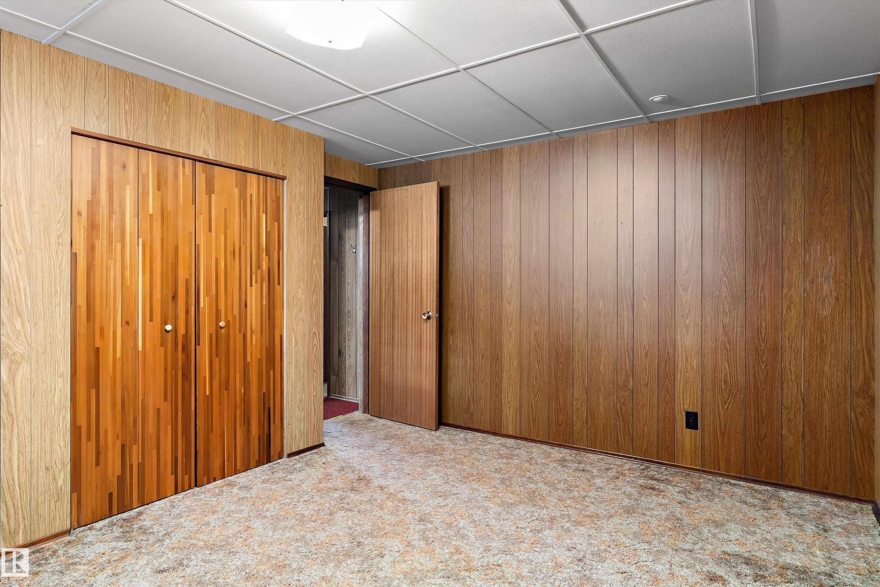 9411 68A Street, Edmonton, AB - Indoor Photo Showing Other Room