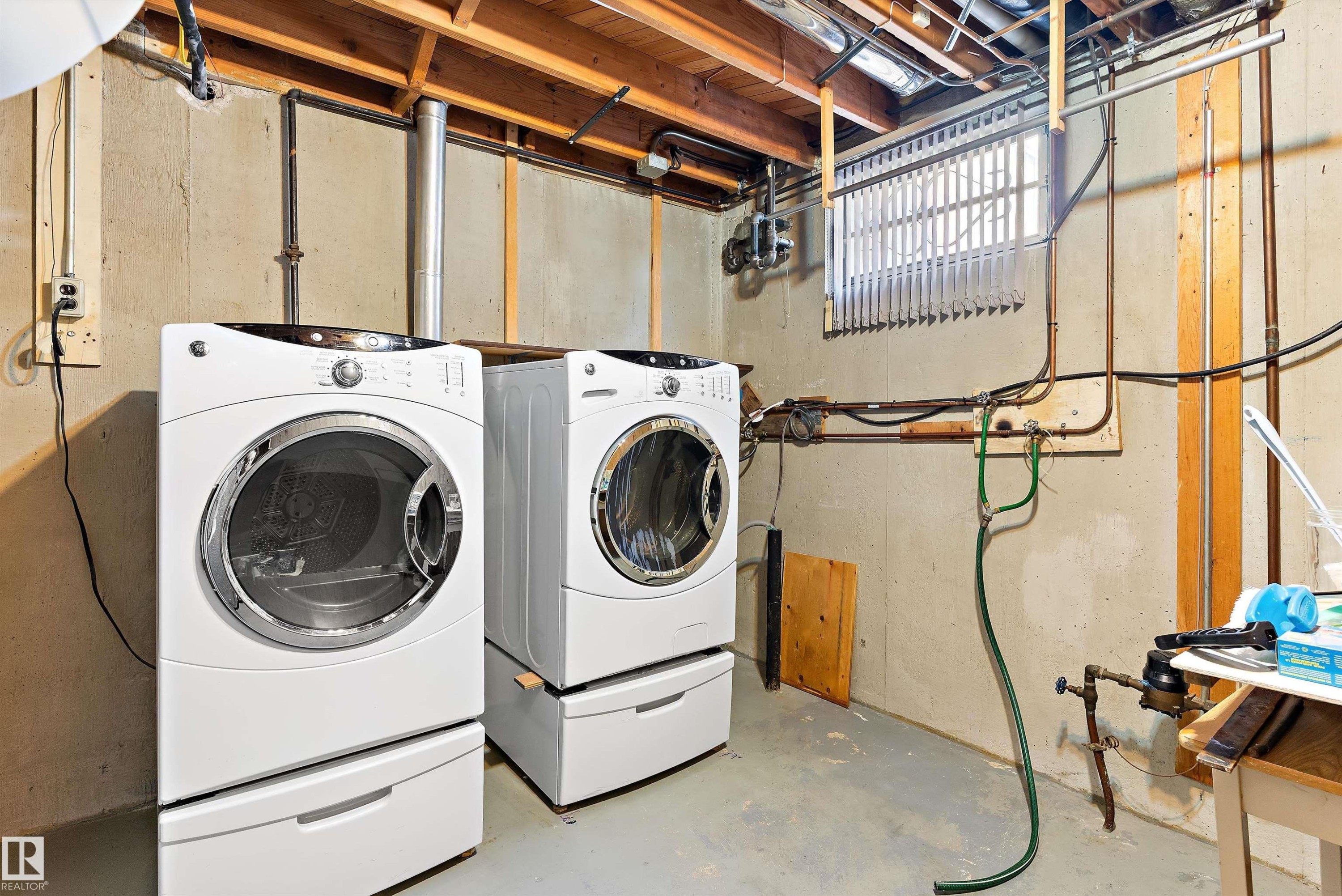 9411 68A Street, Edmonton, AB - Indoor Photo Showing Laundry Room