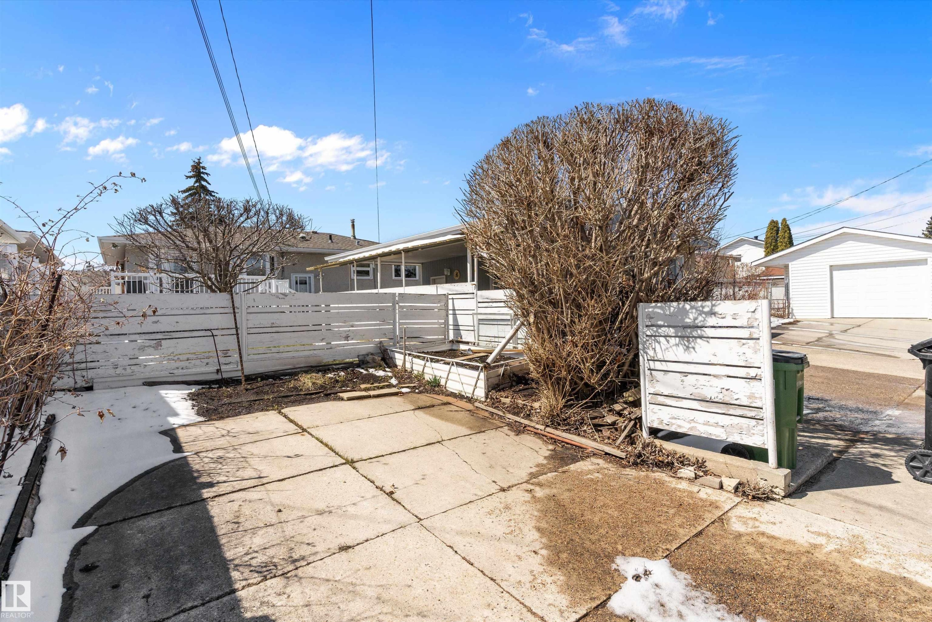 9411 68A Street, Edmonton, AB - Outdoor