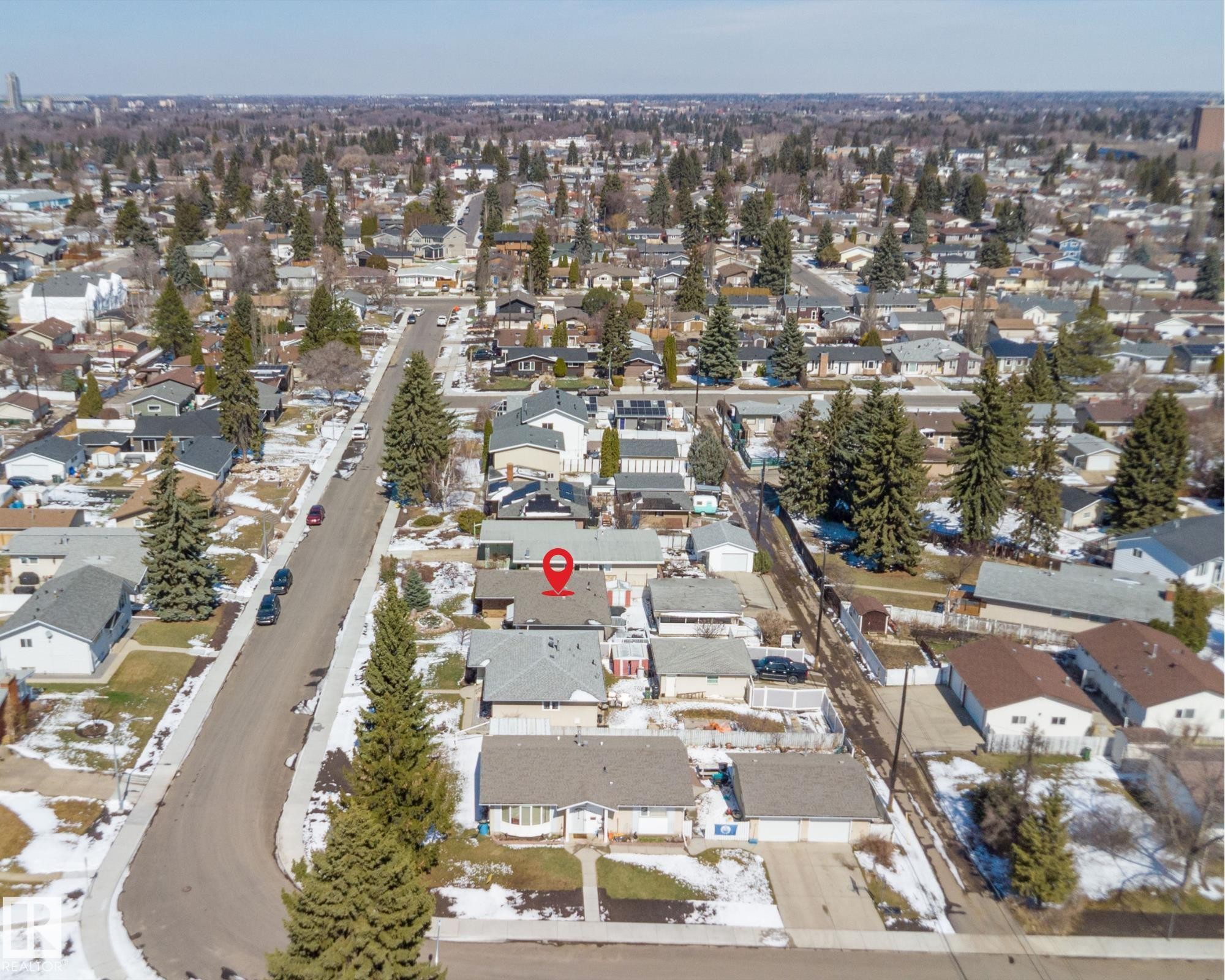 9411 68A Street, Edmonton, AB - Outdoor With View