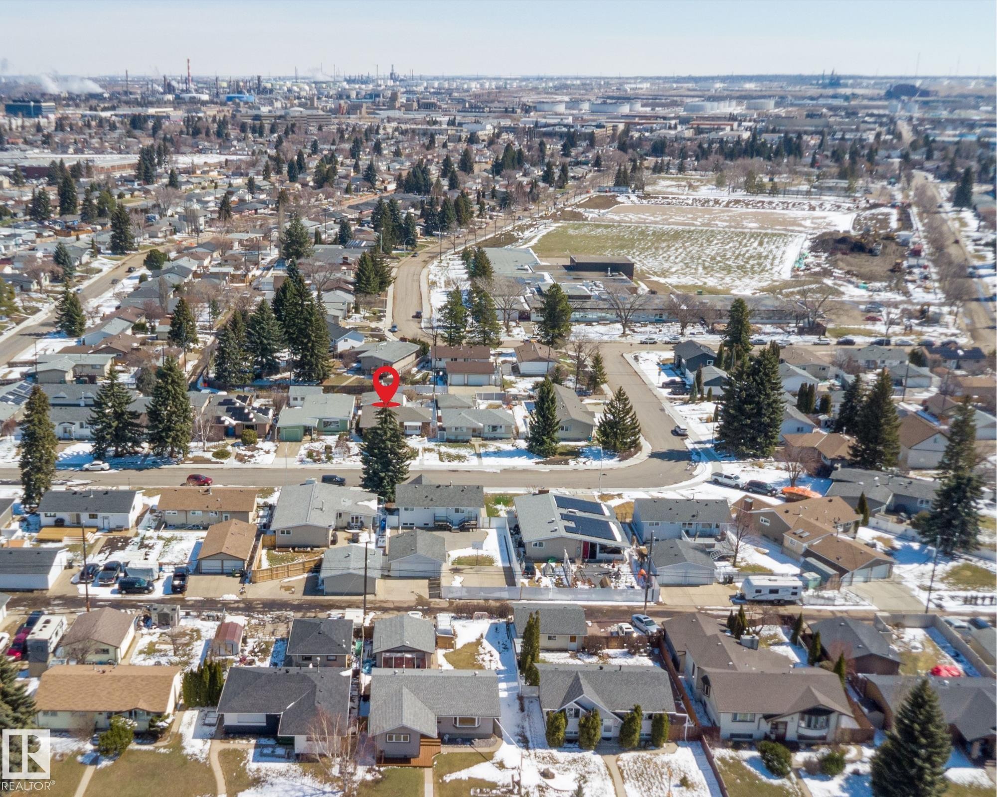 9411 68A Street, Edmonton, AB - Outdoor With View