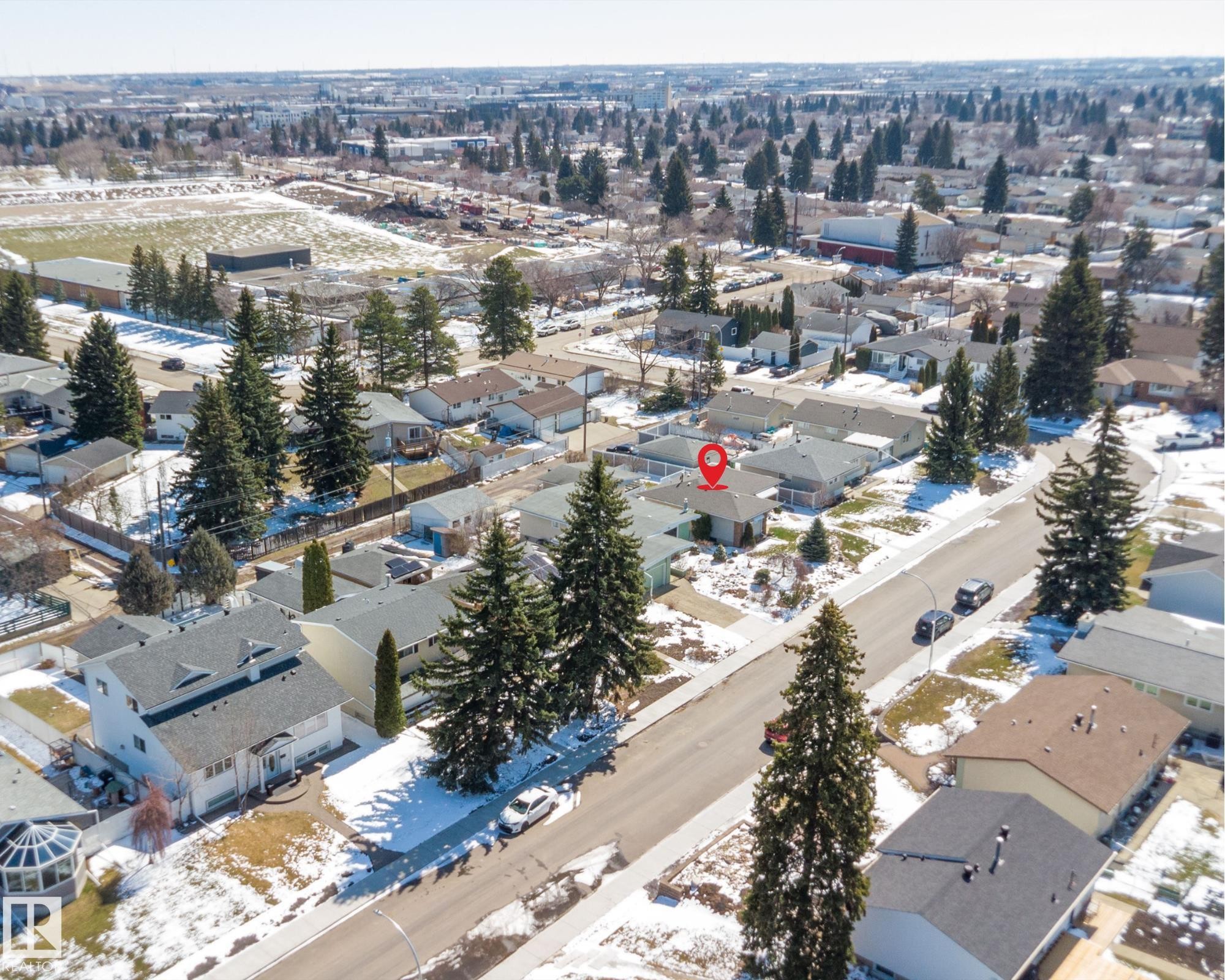 9411 68A Street, Edmonton, AB - Outdoor With View