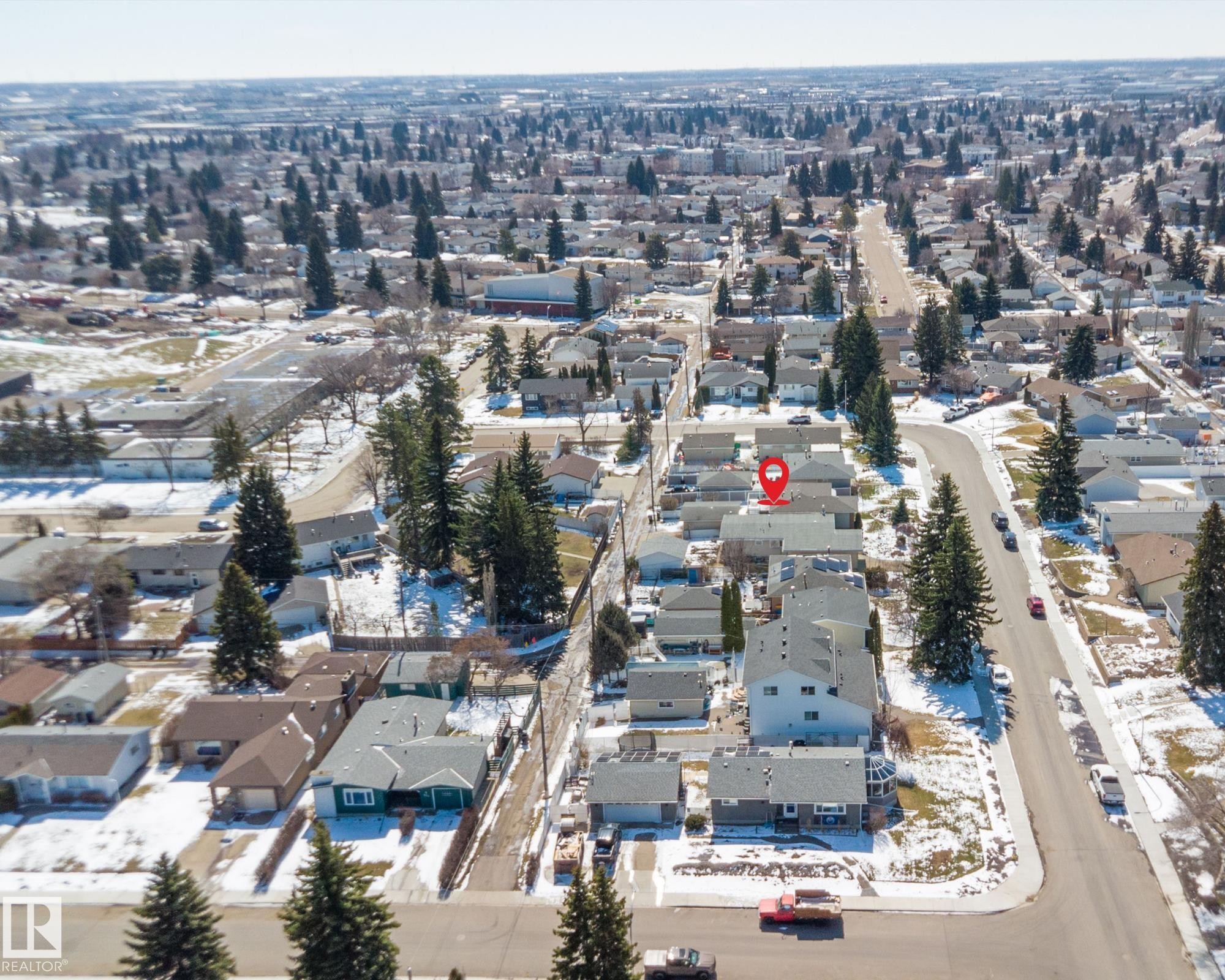 9411 68A Street, Edmonton, AB - Outdoor With View