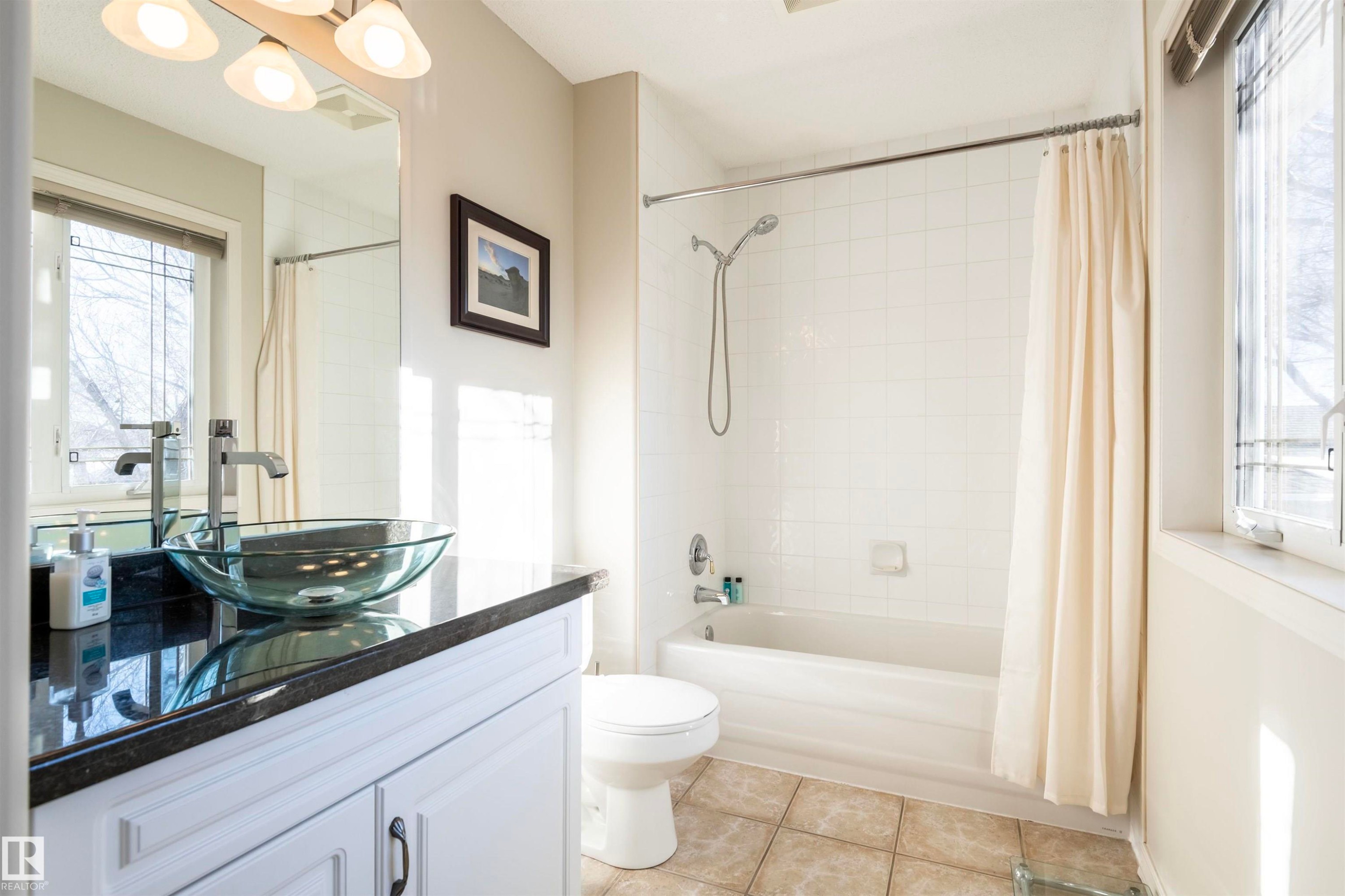 12 577 Butterworth Way, Edmonton, AB - Indoor Photo Showing Laundry Room