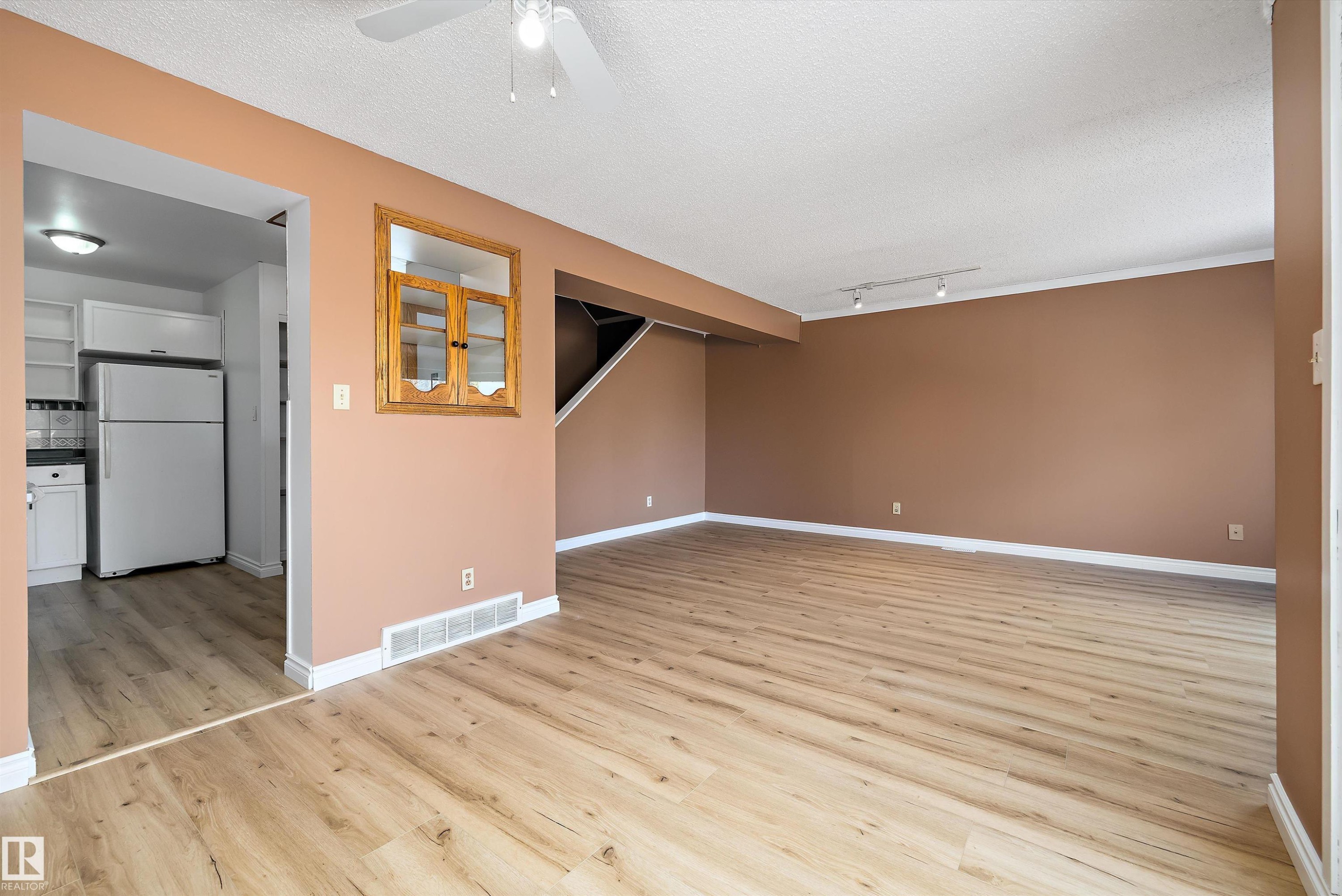 17423 92 Avenue, Edmonton, AB