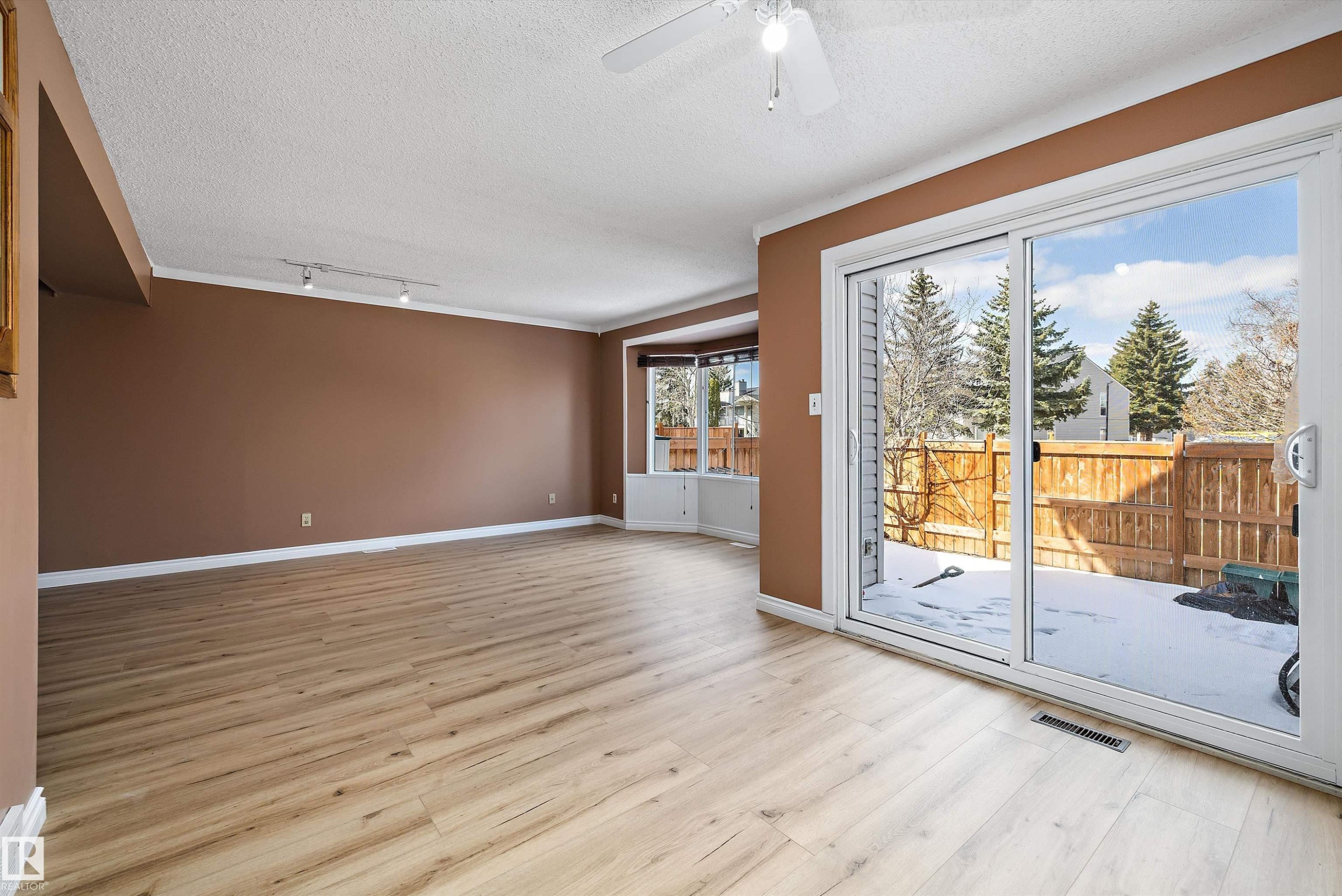17423 92 Avenue, Edmonton, AB
