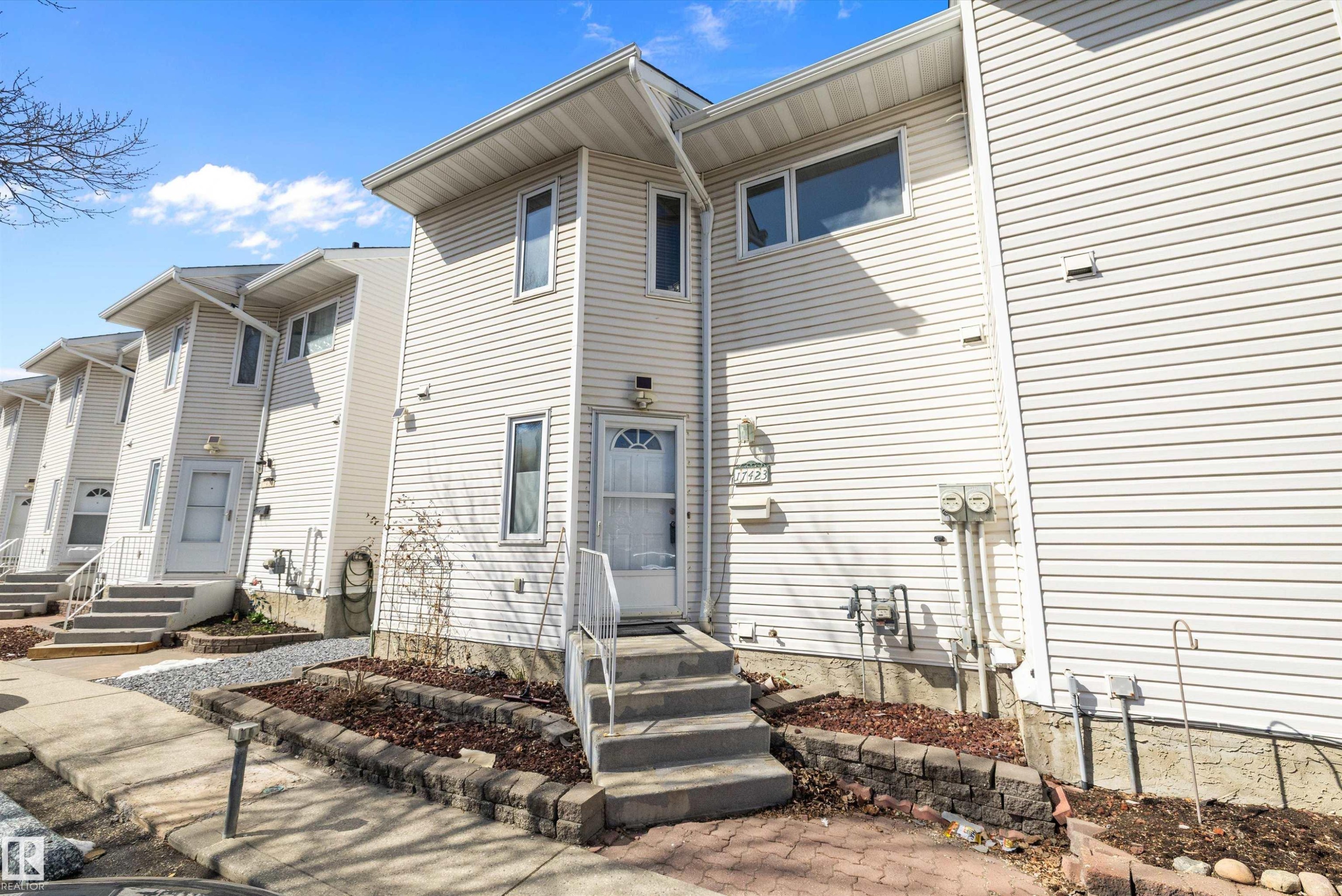 17423 92 Avenue, Edmonton, AB