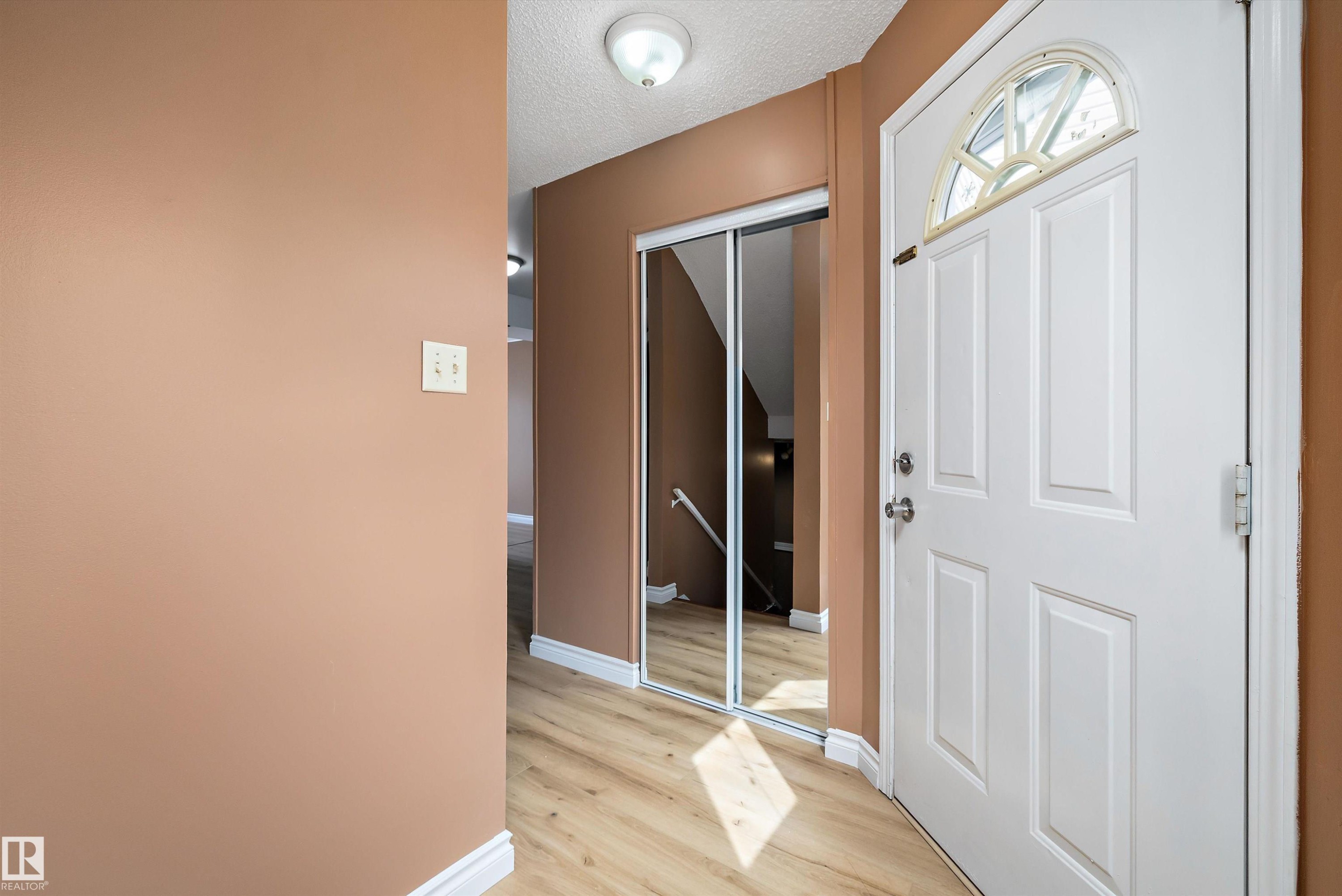 17423 92 Avenue, Edmonton, AB