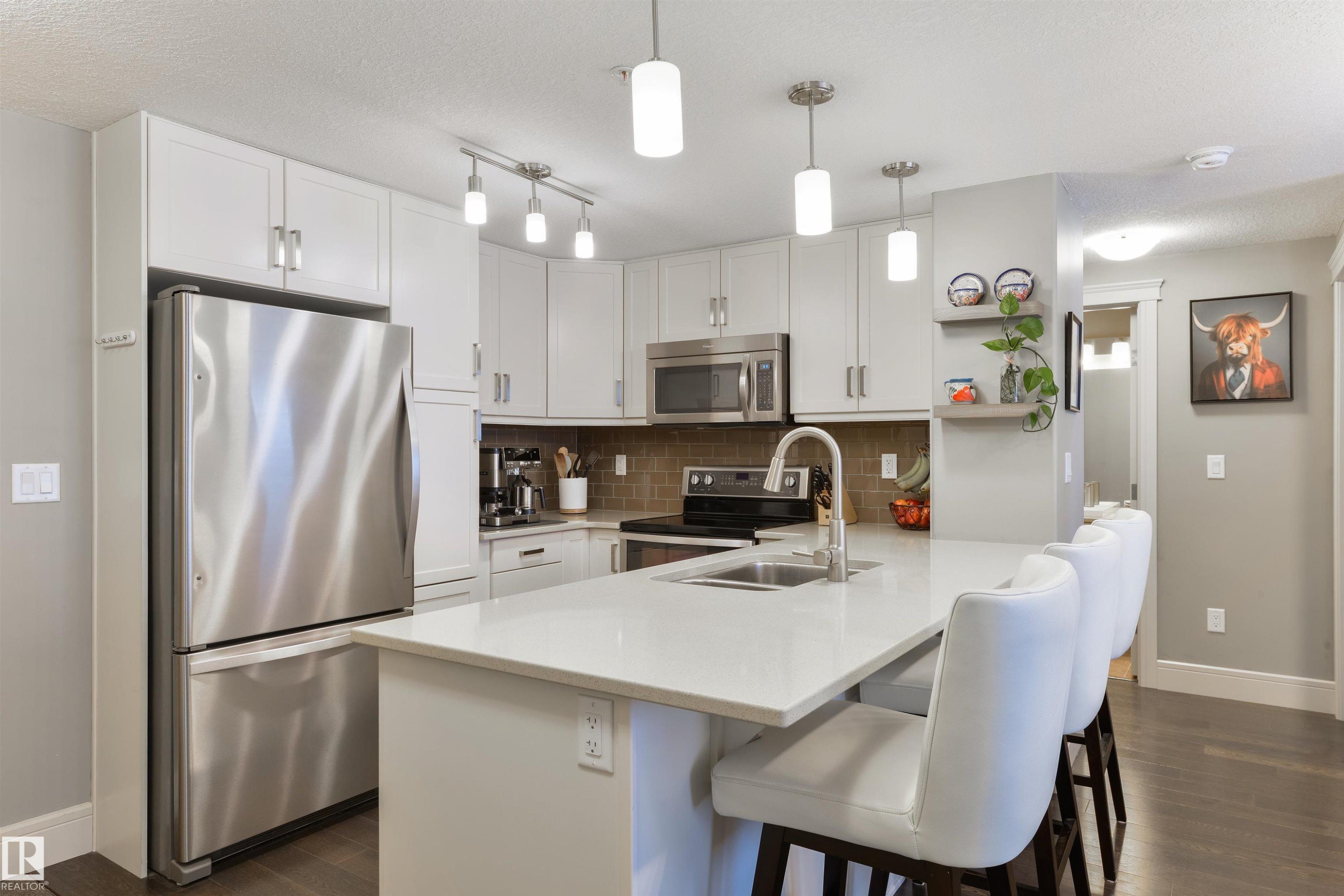 219 7508 Getty Gate, Edmonton, AB - Indoor Photo Showing Kitchen With Upgraded Kitchen