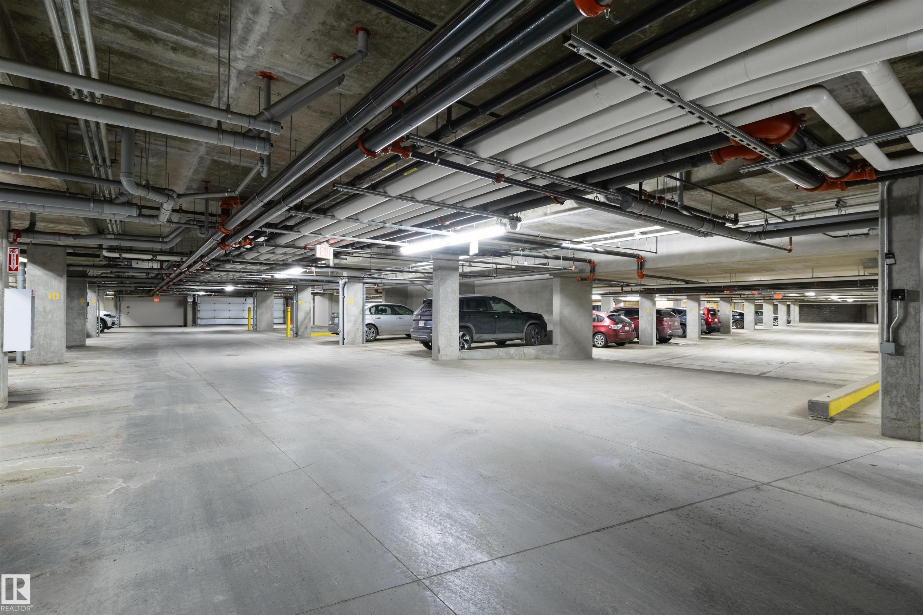 219 7508 Getty Gate, Edmonton, AB - Indoor Photo Showing Garage