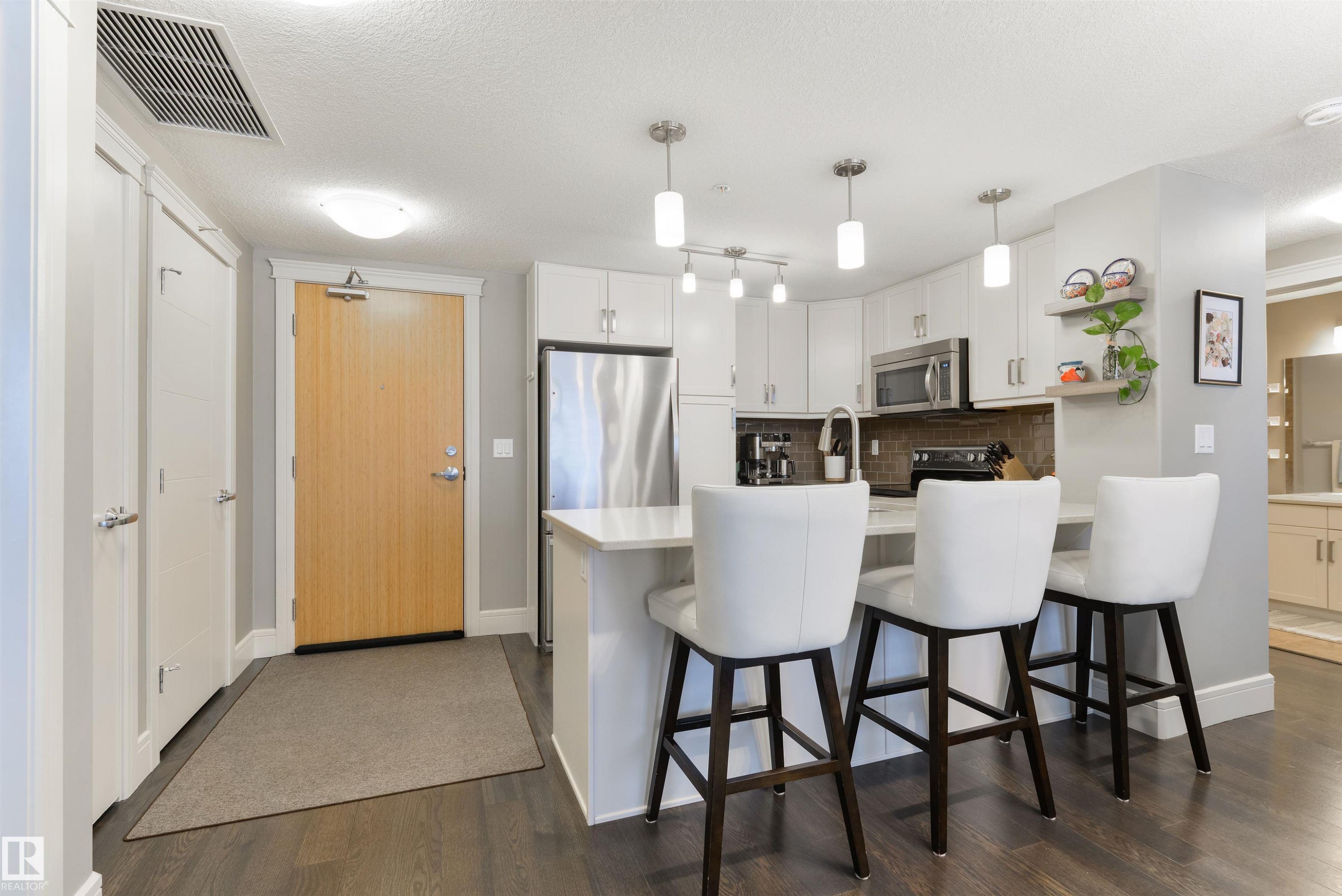 219 7508 Getty Gate, Edmonton, AB - Indoor Photo Showing Kitchen With Upgraded Kitchen