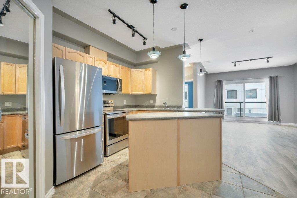 #203 10046 110 St Nw, Edmonton, AB