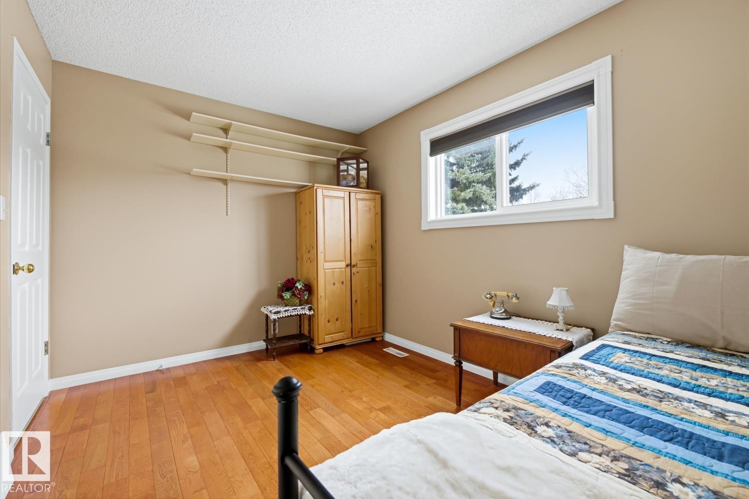 368 Ormsby Road W, Edmonton, AB