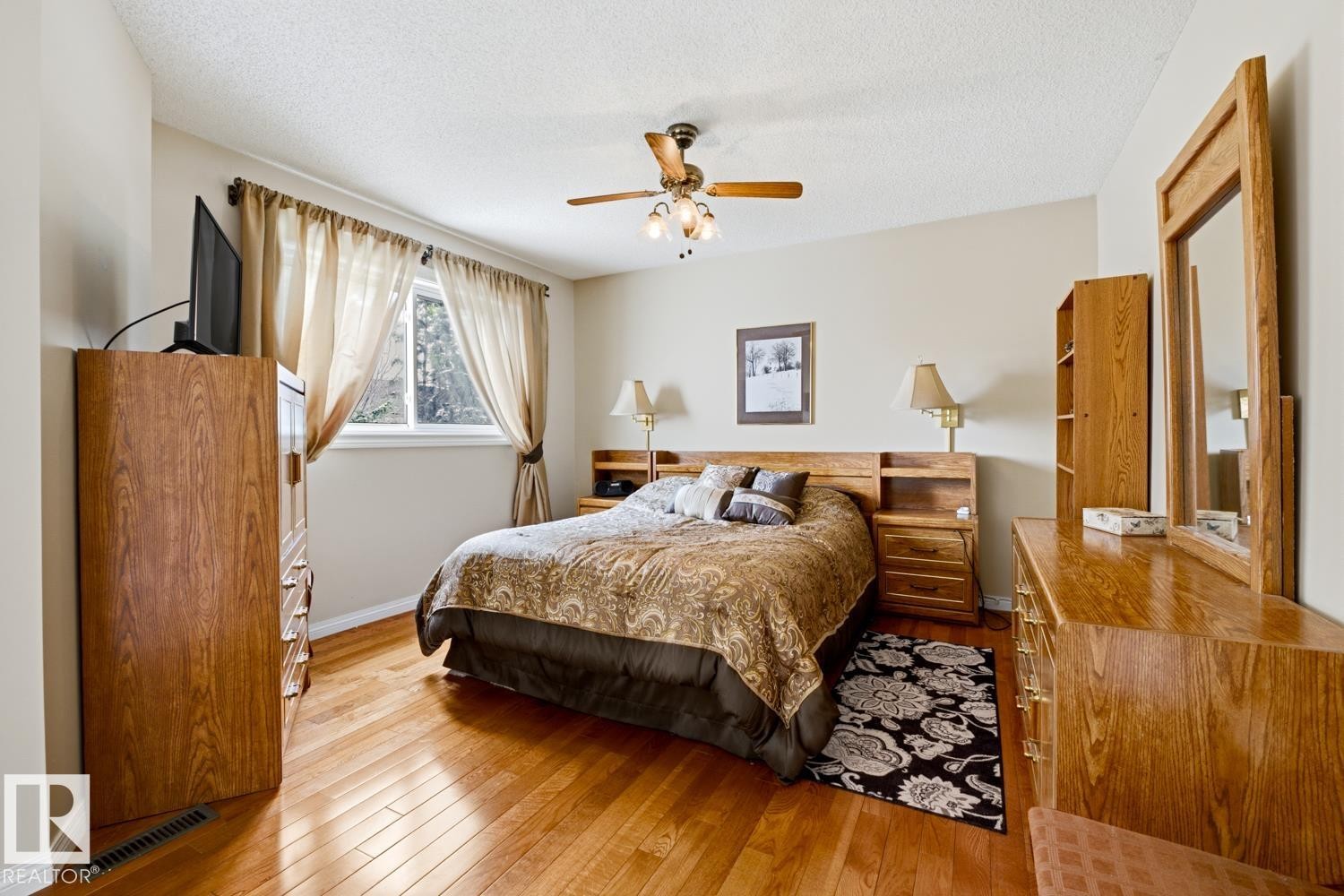 368 Ormsby Road W, Edmonton, AB