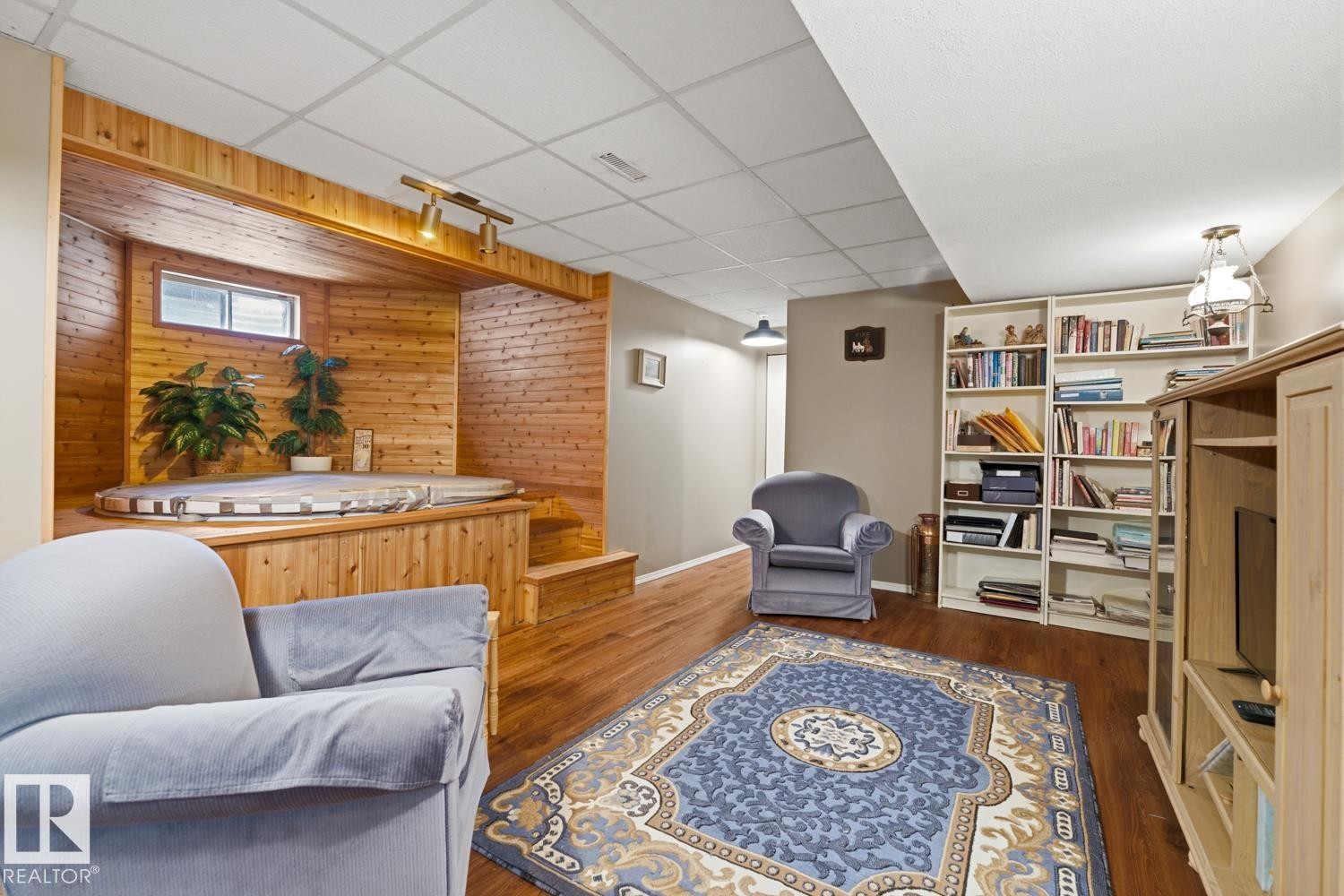 368 Ormsby Road W, Edmonton, AB