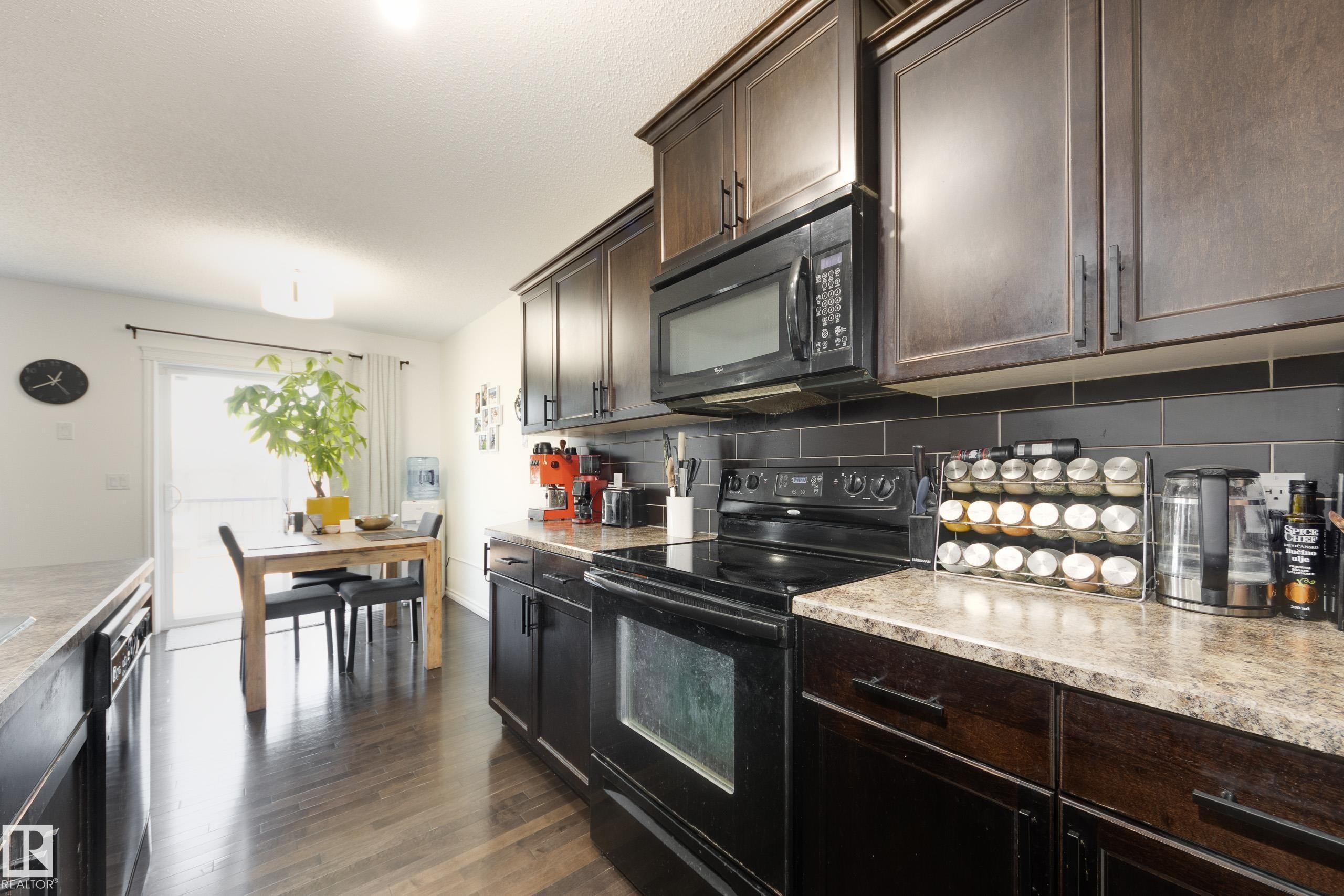 17104 7A Avenue, Edmonton, AB - Indoor Photo Showing Kitchen
