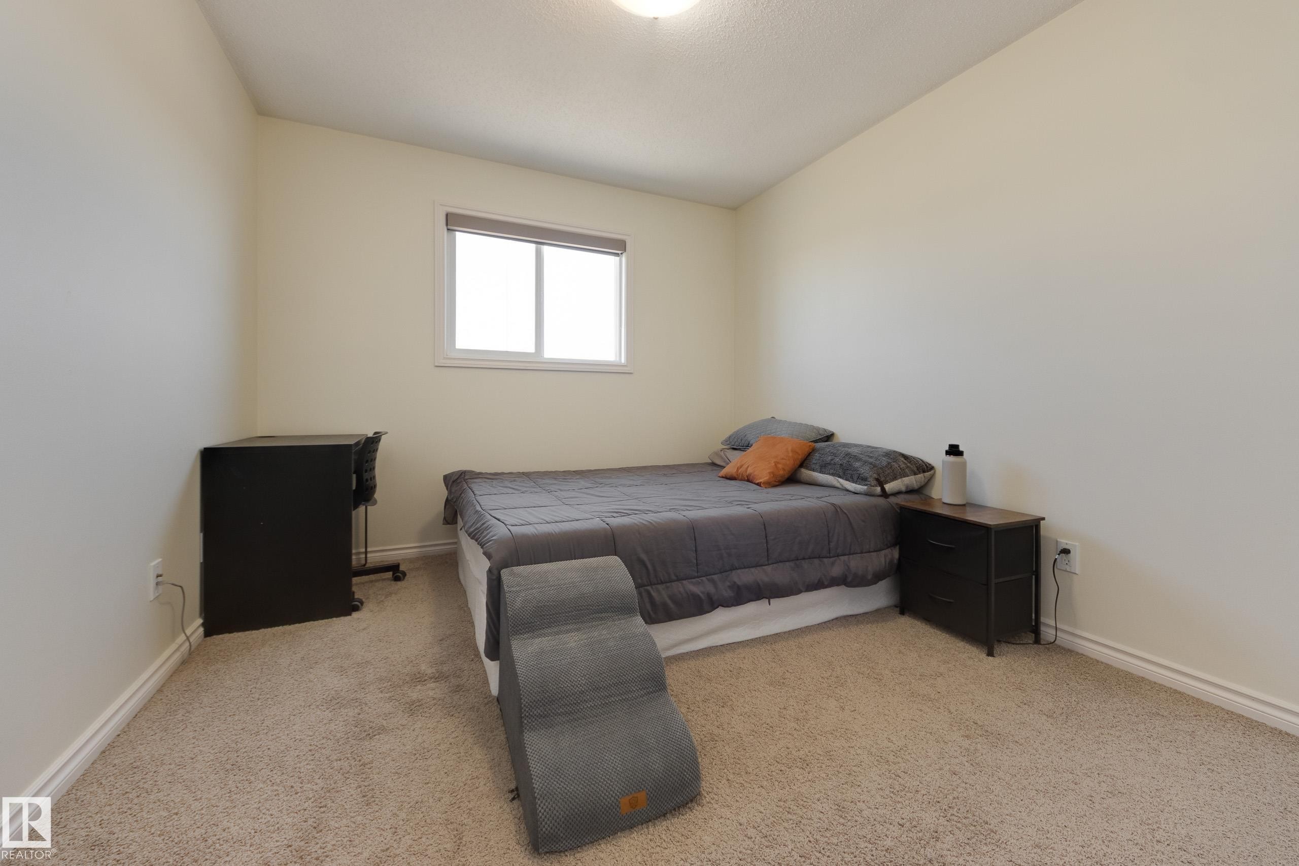 17104 7A Avenue, Edmonton, AB - Indoor Photo Showing Bedroom