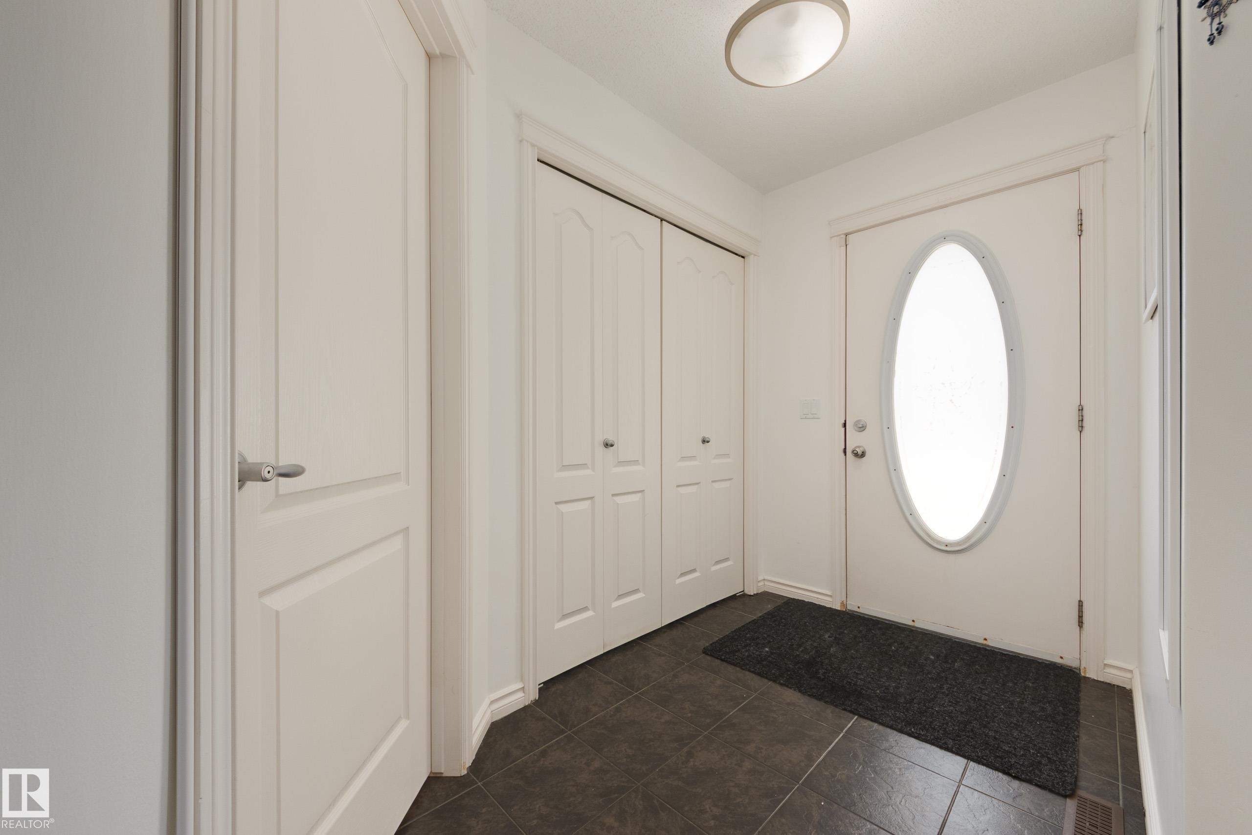 17104 7A Avenue, Edmonton, AB - Indoor Photo Showing Other Room