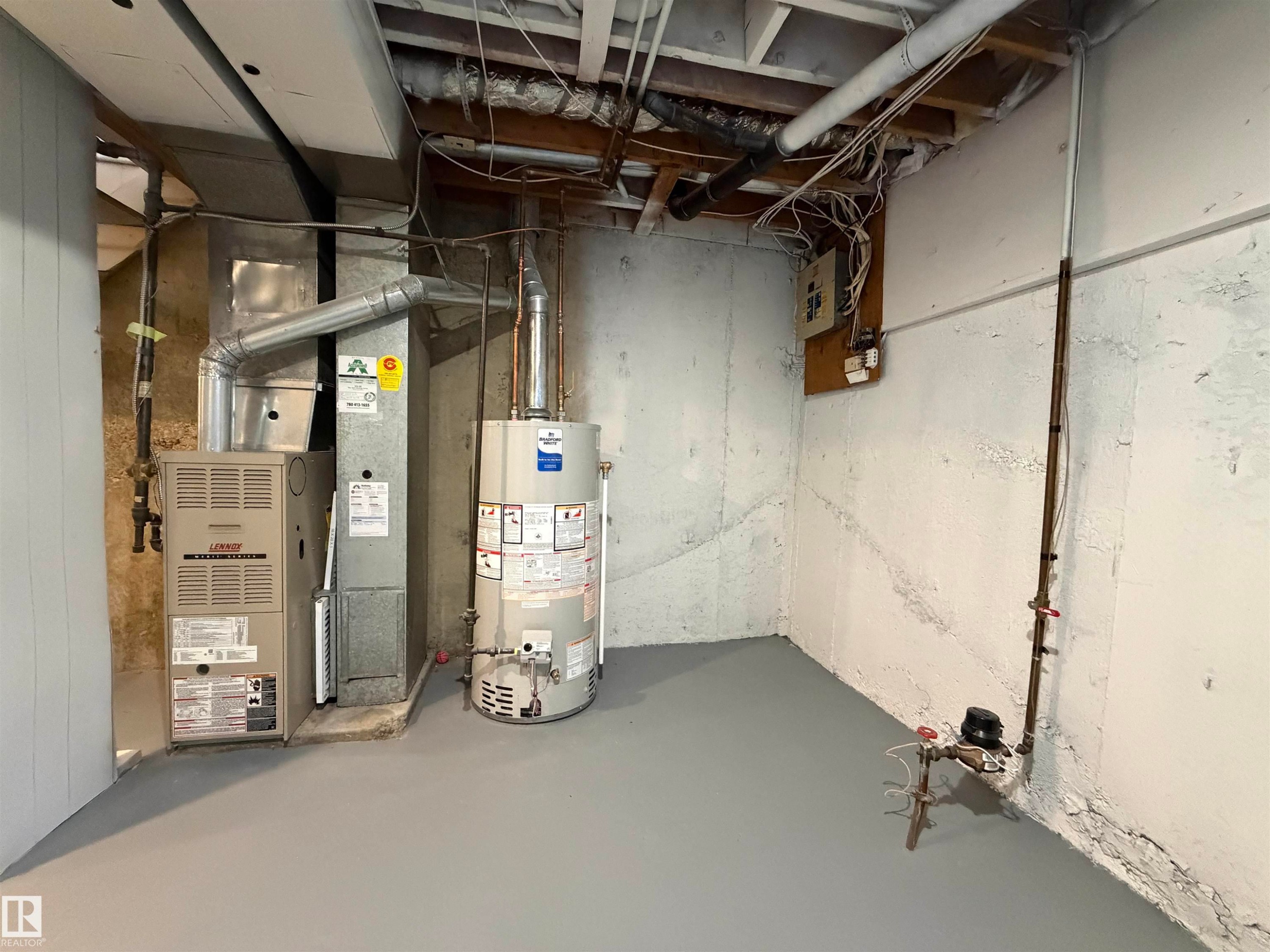 404 Hermitage Road, Edmonton, AB - Indoor Photo Showing Basement