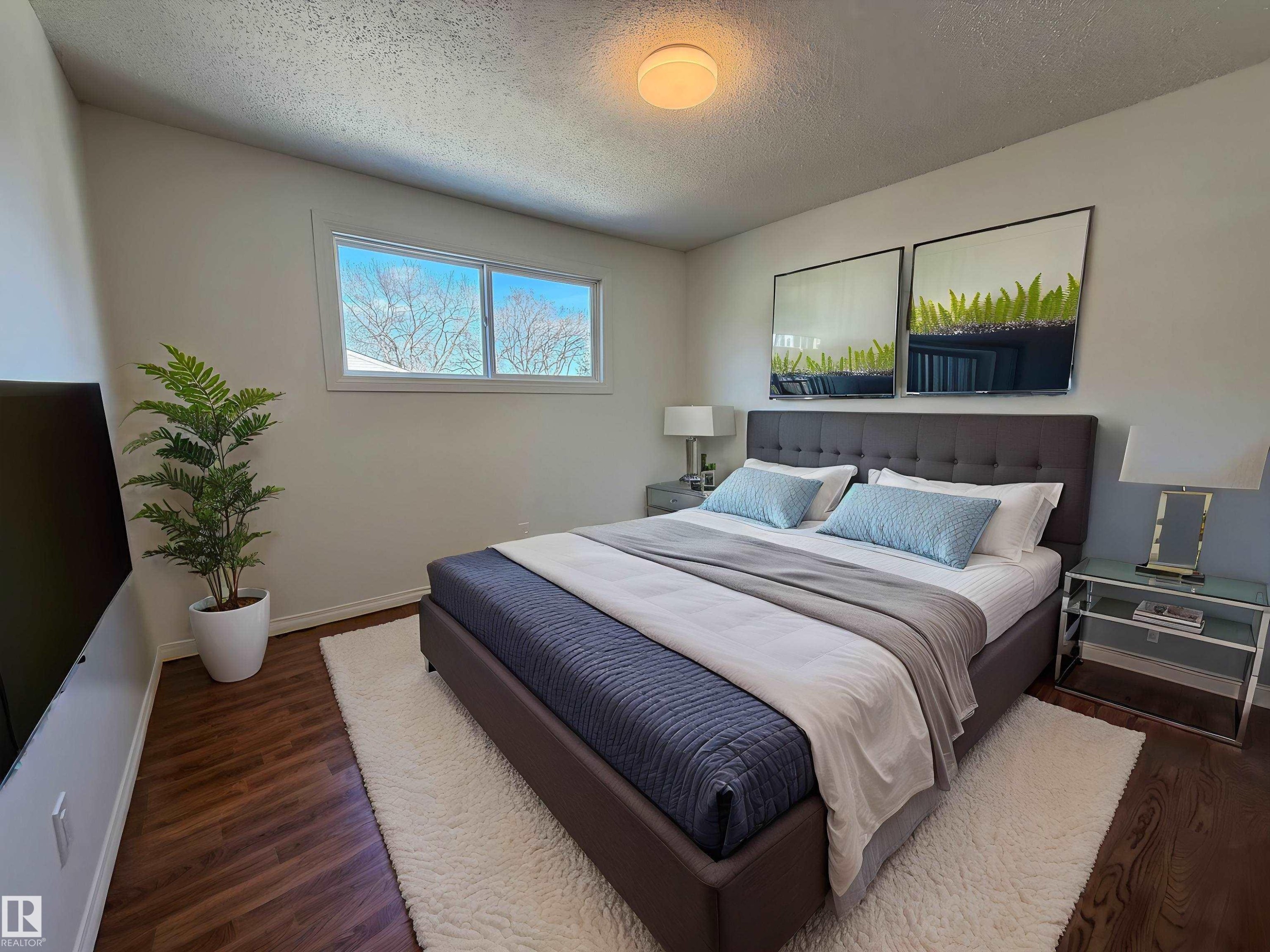 404 Hermitage Road, Edmonton, AB - Indoor Photo Showing Bedroom