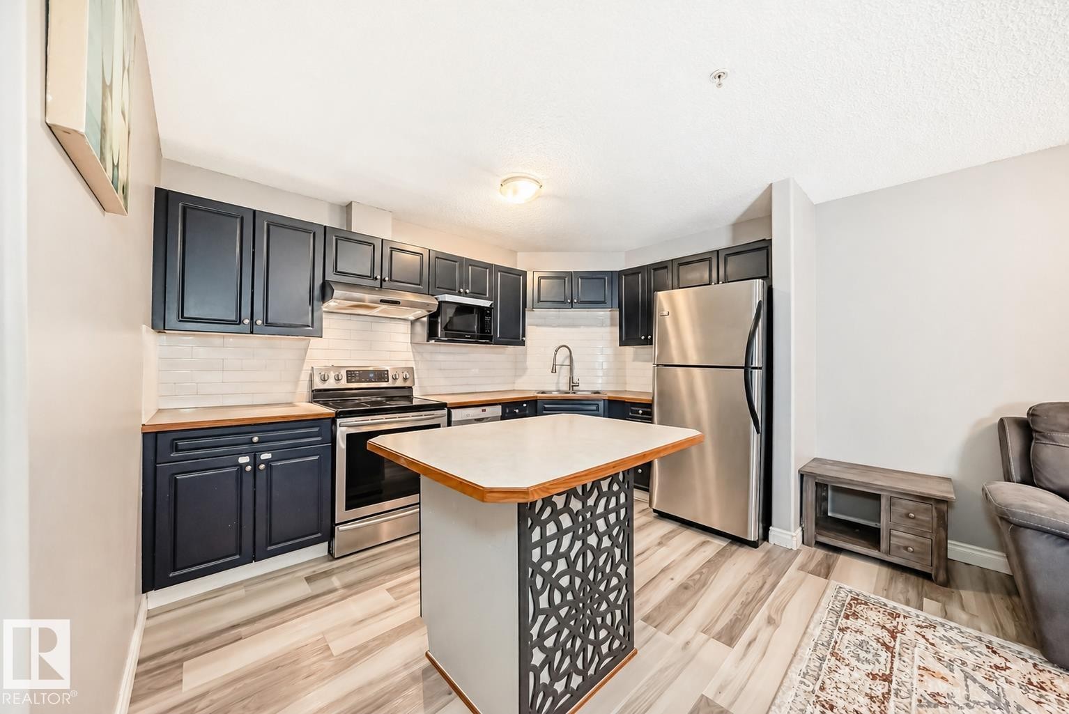 #102 16221 95 St Nw, Edmonton, AB - Indoor Photo Showing Kitchen With Double Sink