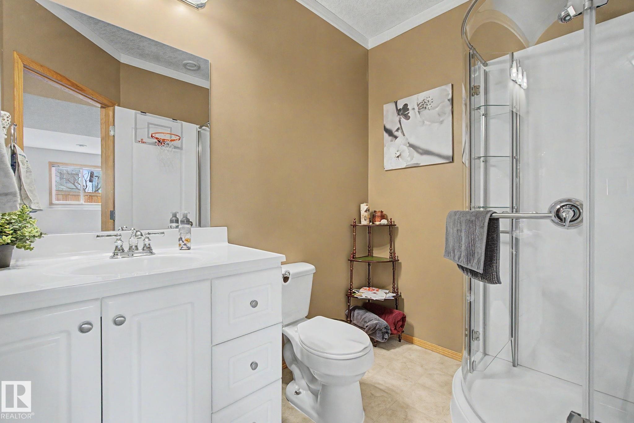 807 Oakland Place, Devon, AB - Indoor Photo Showing Bathroom