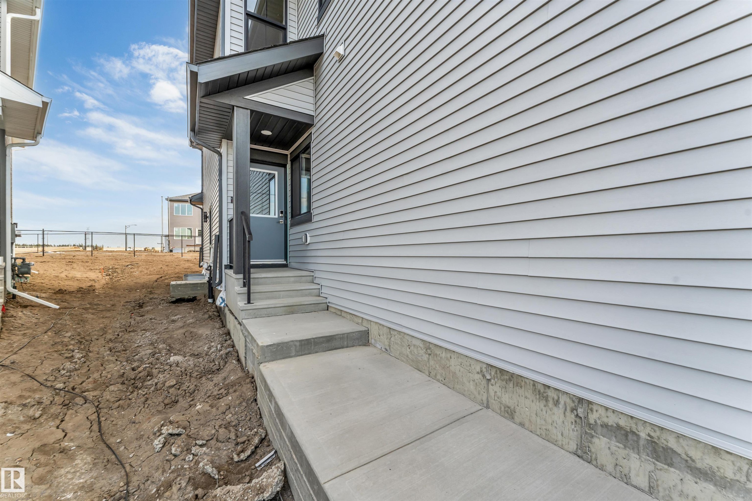 911 18 Avenue, Edmonton, AB - Outdoor With Exterior