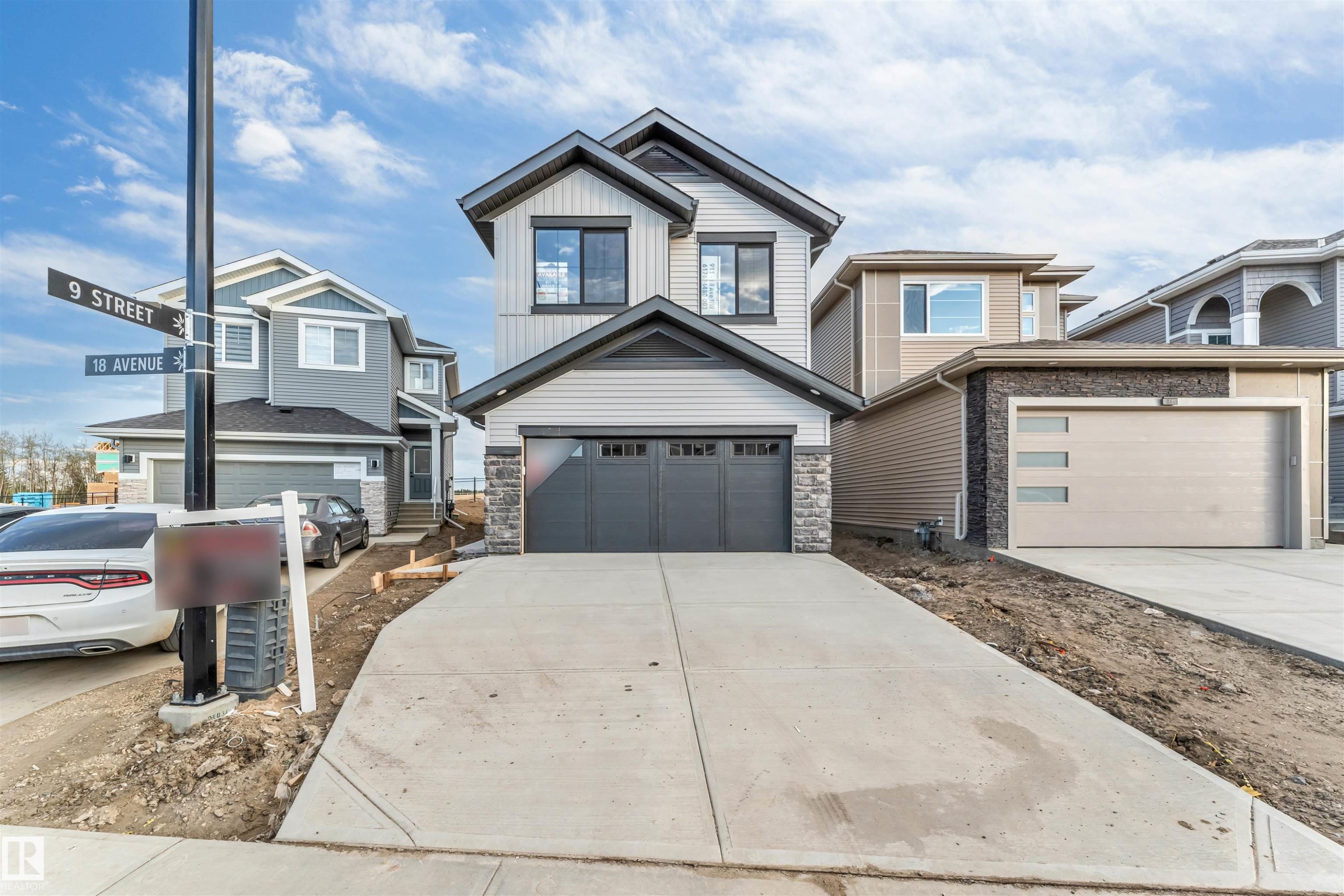 911 18 Avenue, Edmonton, AB - Outdoor With Facade