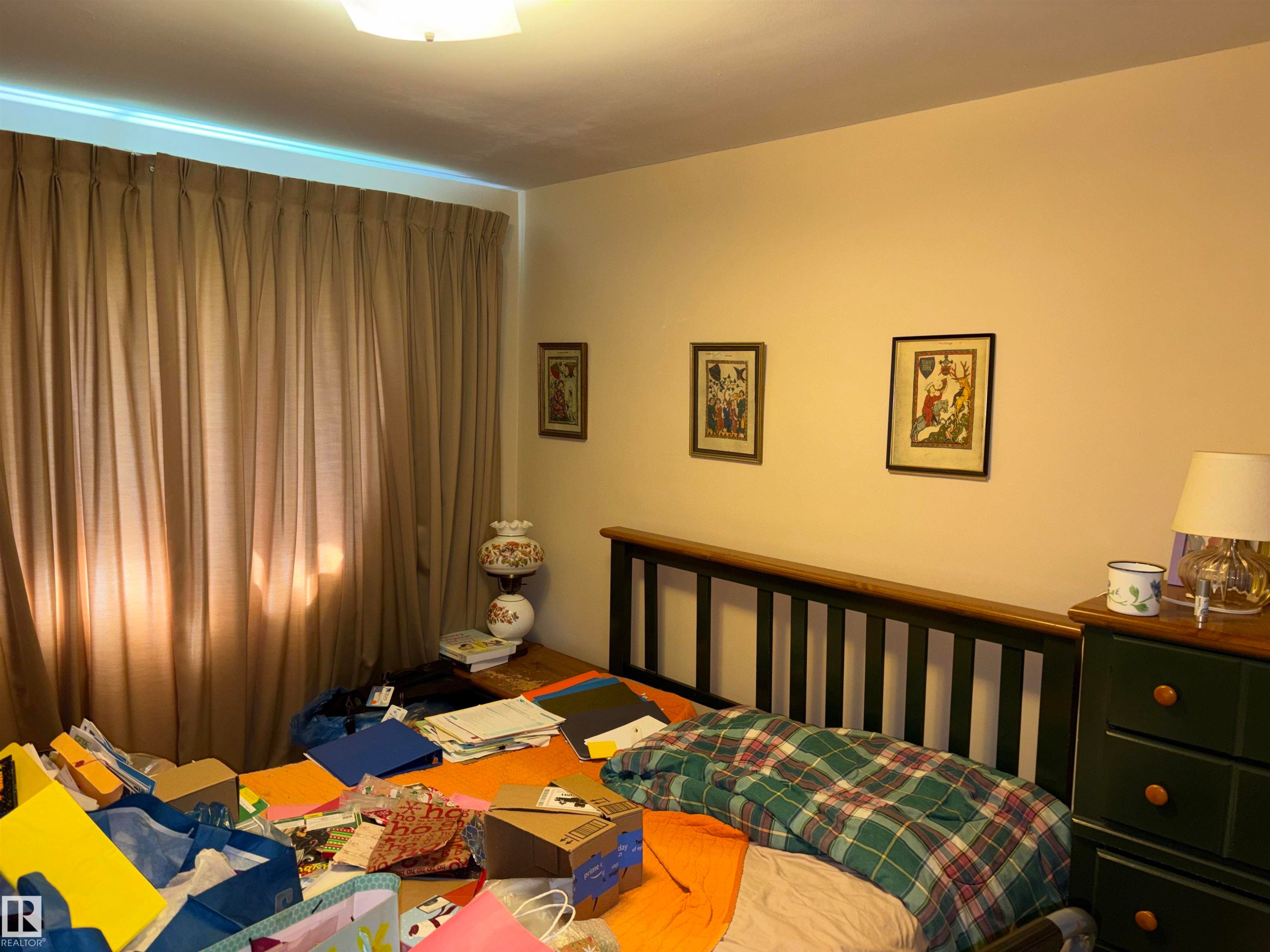 Image quality insufficient for description - 8812 146 Street, Edmonton, AB