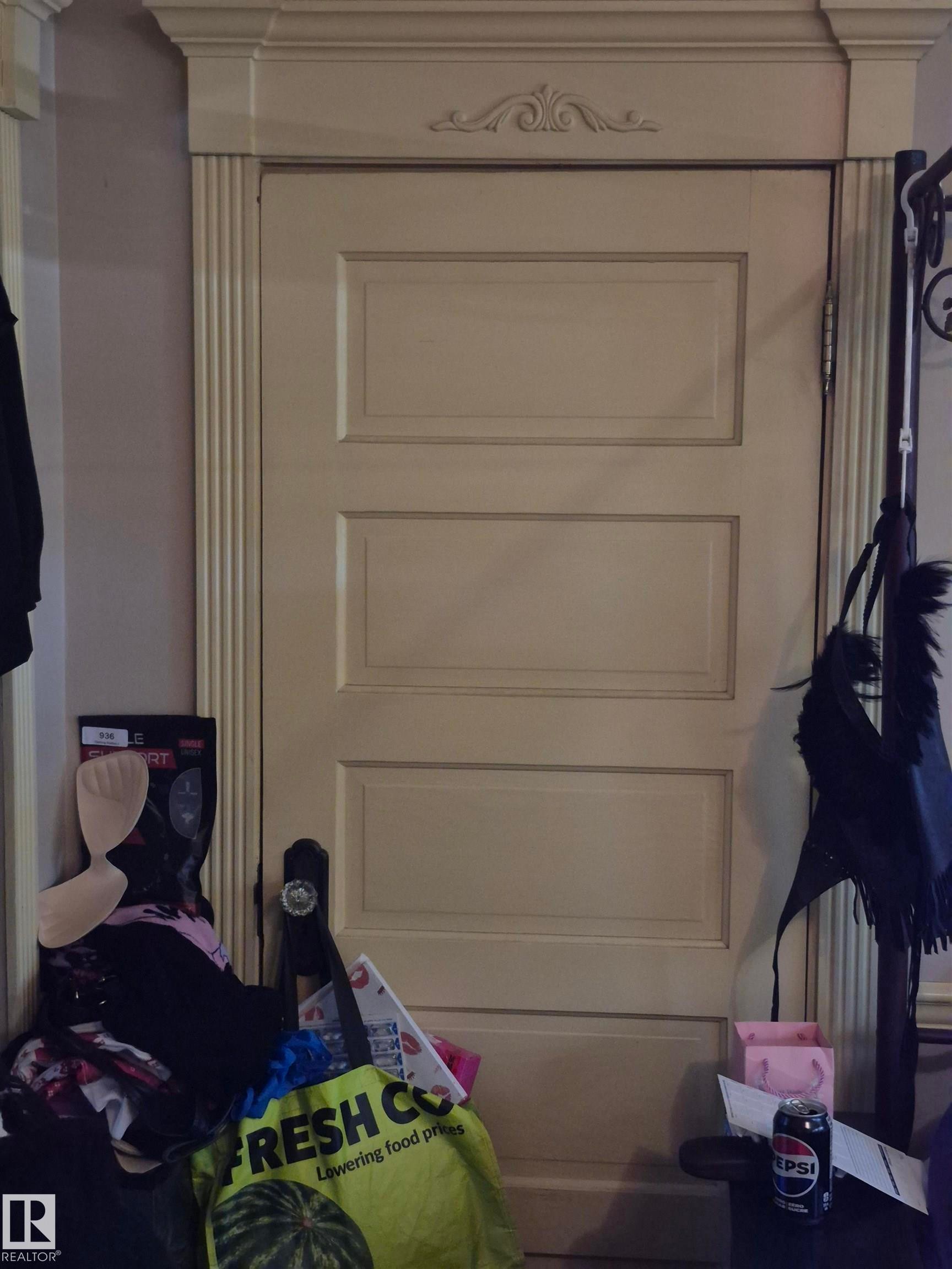 Walk-in closet - 11301 87 Street, Edmonton, AB - Indoor