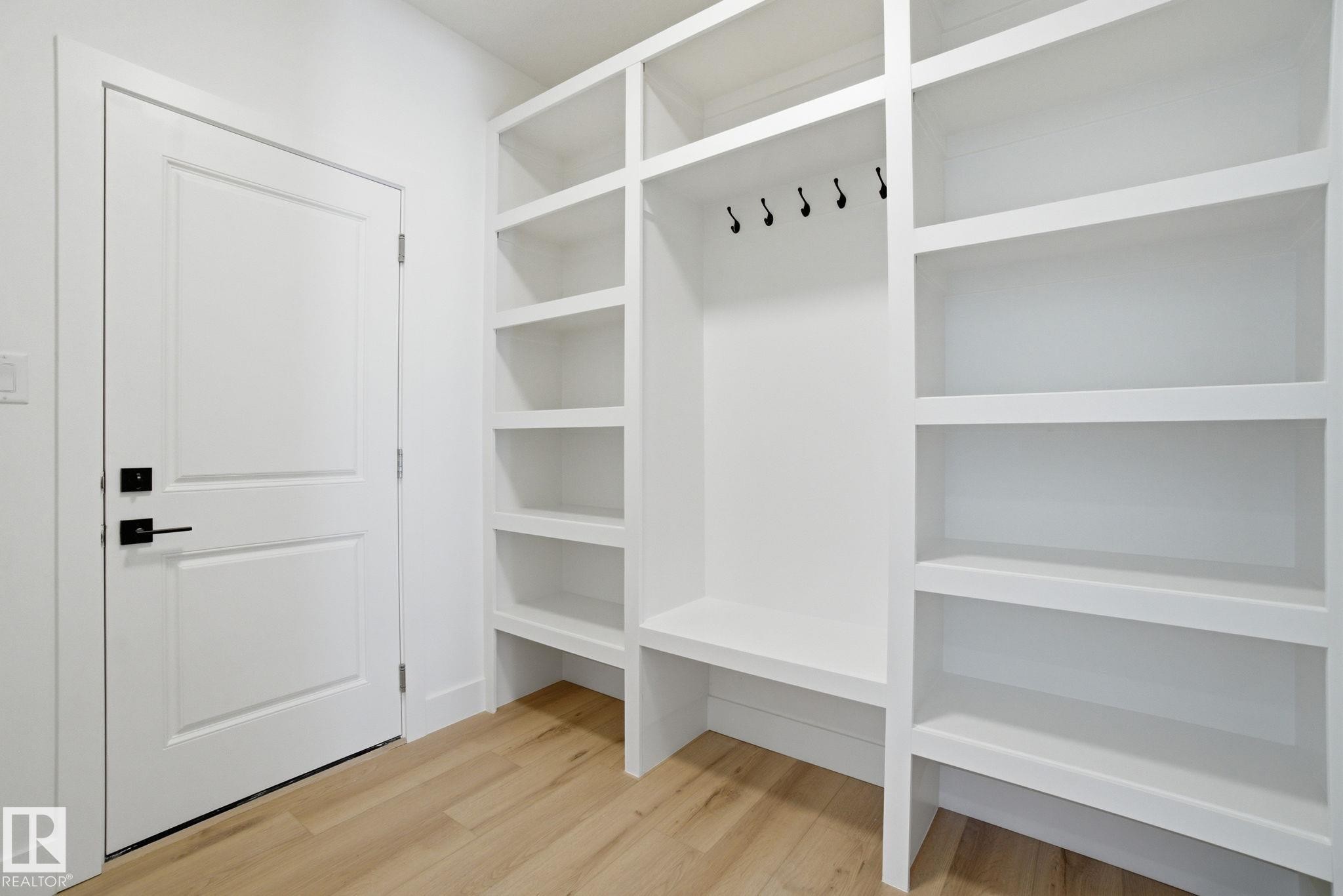 1407 Osprey Crest, Edmonton, AB - Indoor With Storage