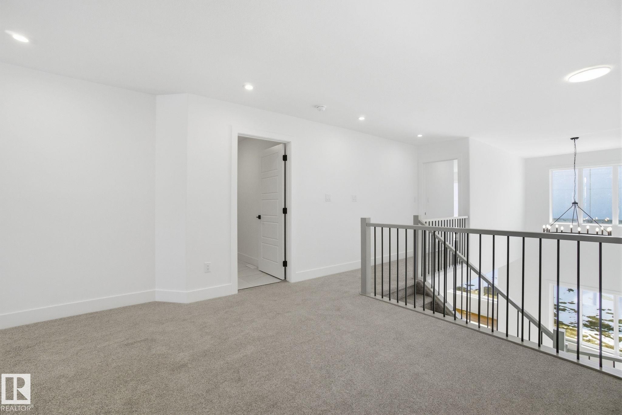 1407 Osprey Crest, Edmonton, AB - Indoor Photo Showing Other Room