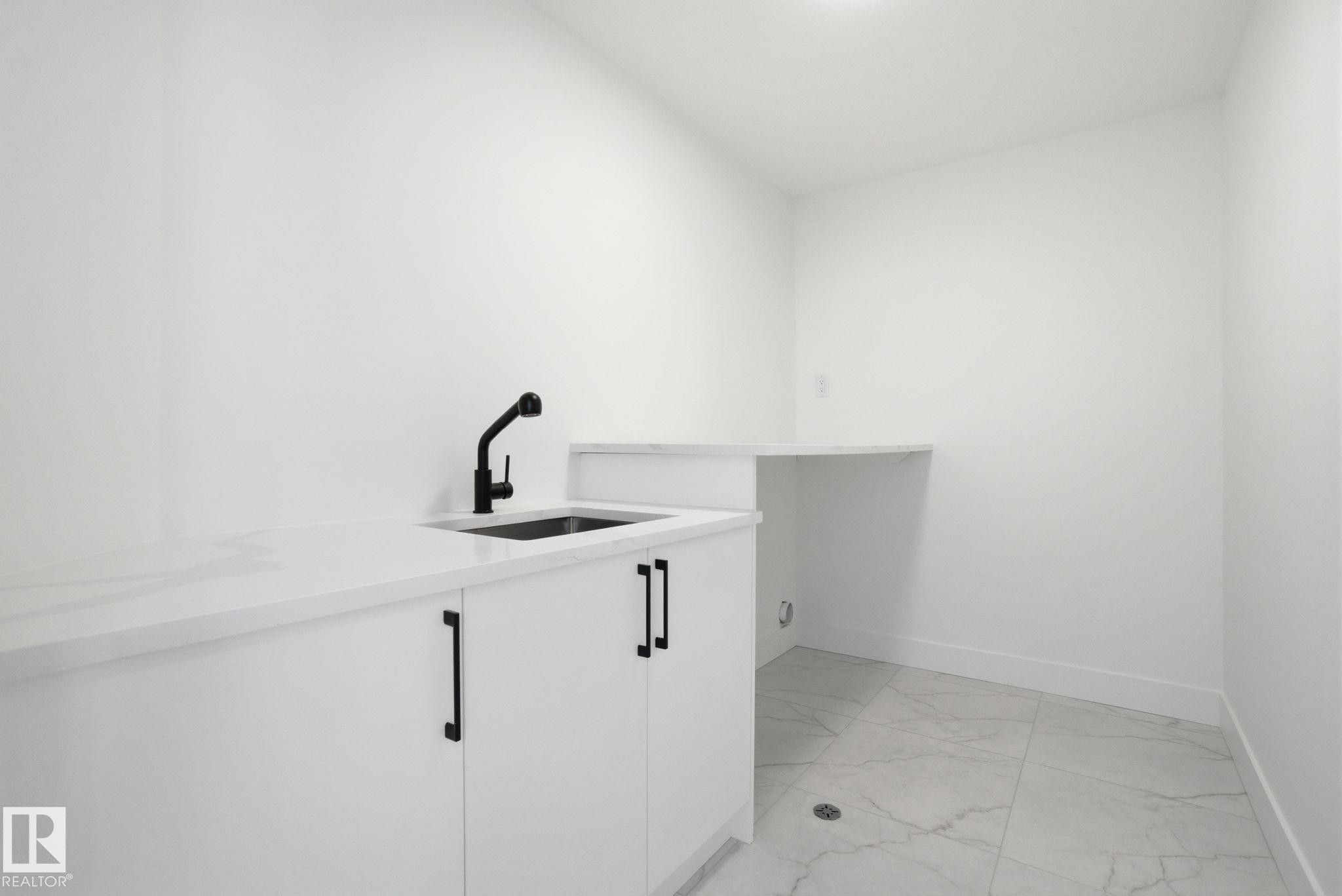 1407 Osprey Crest, Edmonton, AB - Indoor