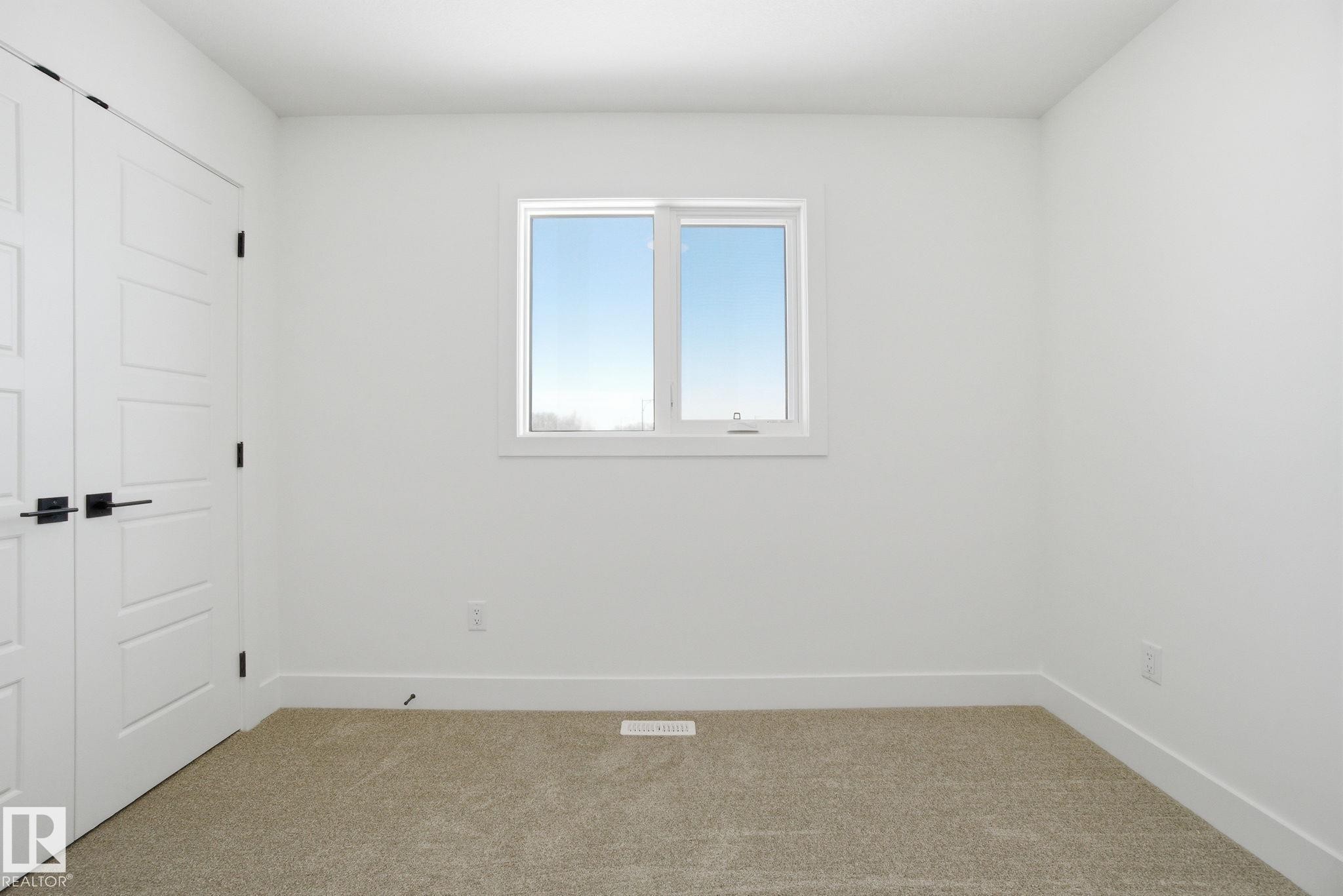 1407 Osprey Crest, Edmonton, AB - Indoor Photo Showing Other Room