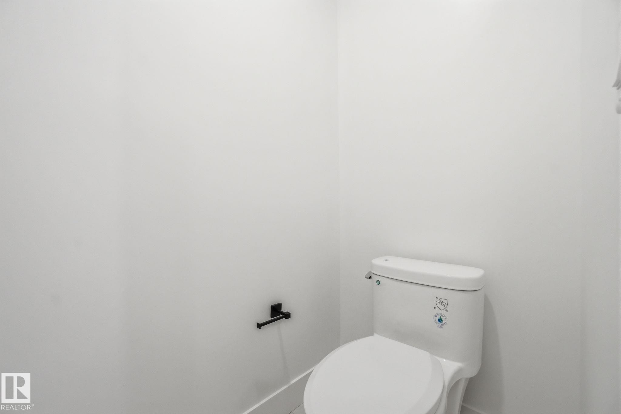 1407 Osprey Crest, Edmonton, AB - Indoor Photo Showing Bathroom