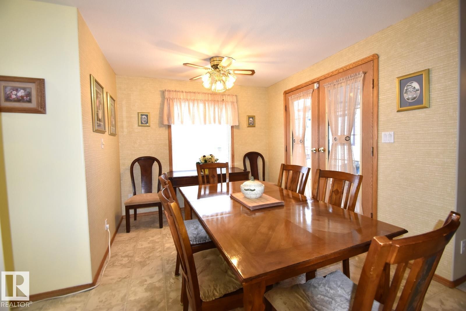 5204 1 Avenue E, Boyle, AB - Indoor Photo Showing Dining Room
