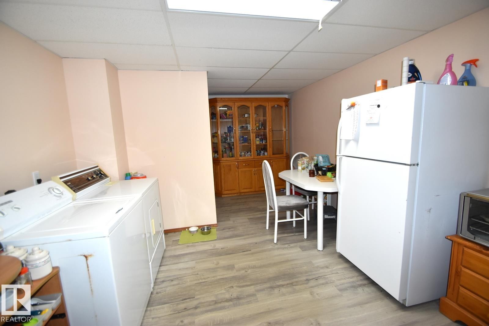 5204 1 Avenue E, Boyle, AB - Indoor Photo Showing Laundry Room