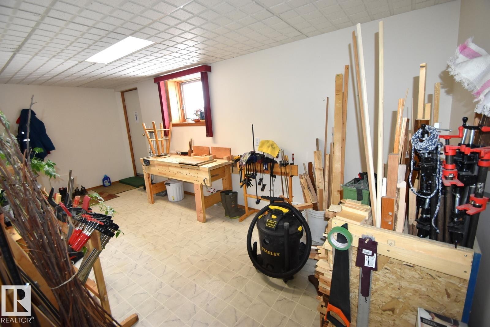 5204 1 Avenue E, Boyle, AB - Indoor