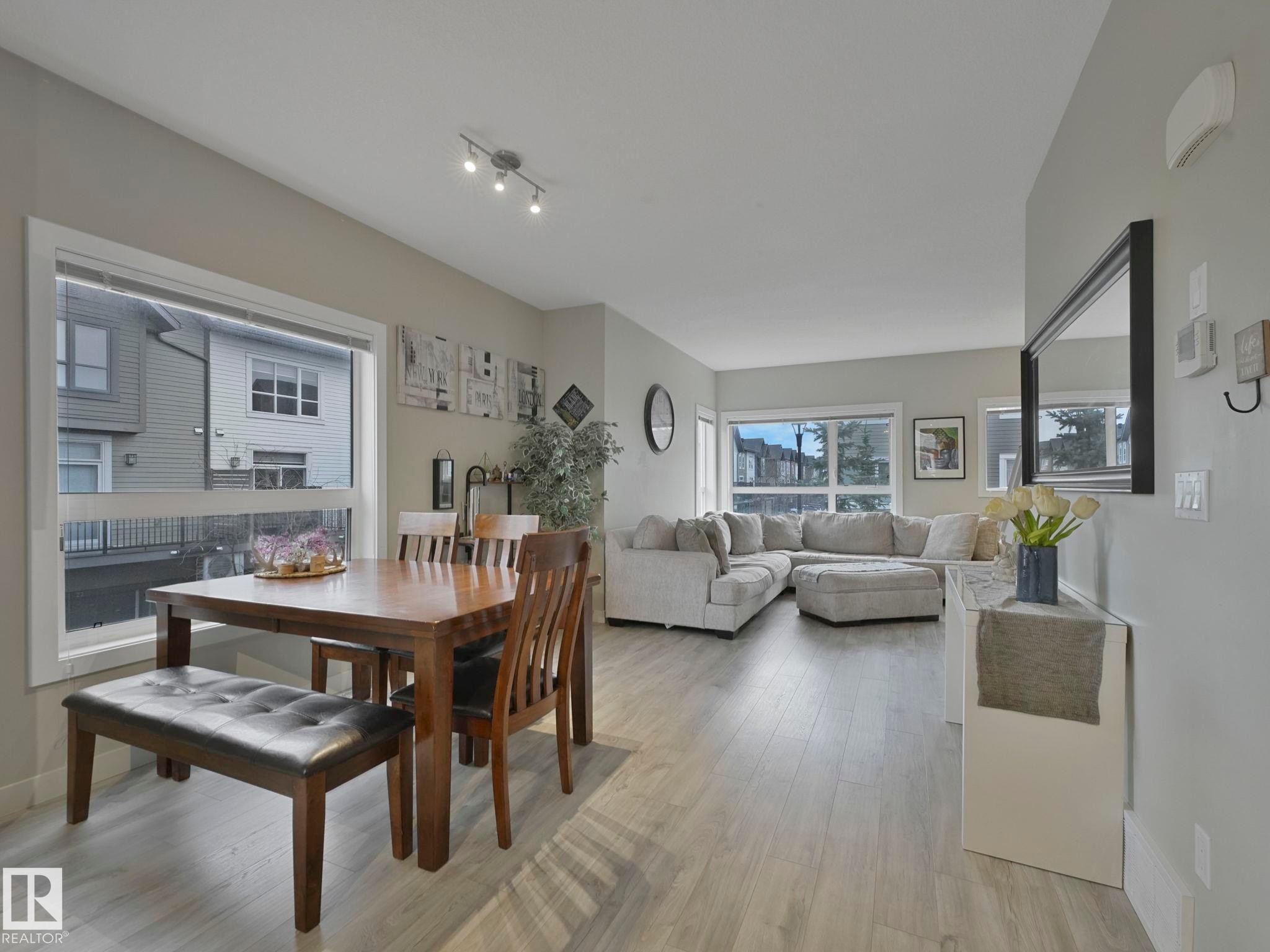 124 2560 Pegasus Boulevard, Edmonton, AB - Indoor Photo Showing Dining Room