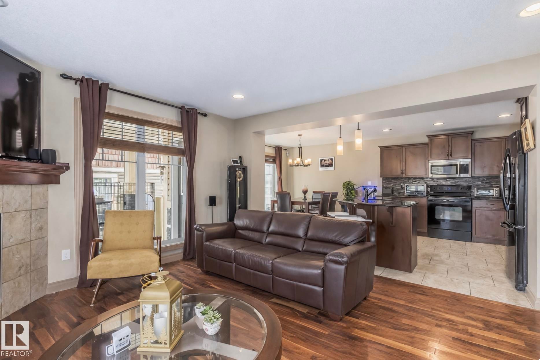 1204 Colonel Stone Avenue, Edmonton, AB - Indoor