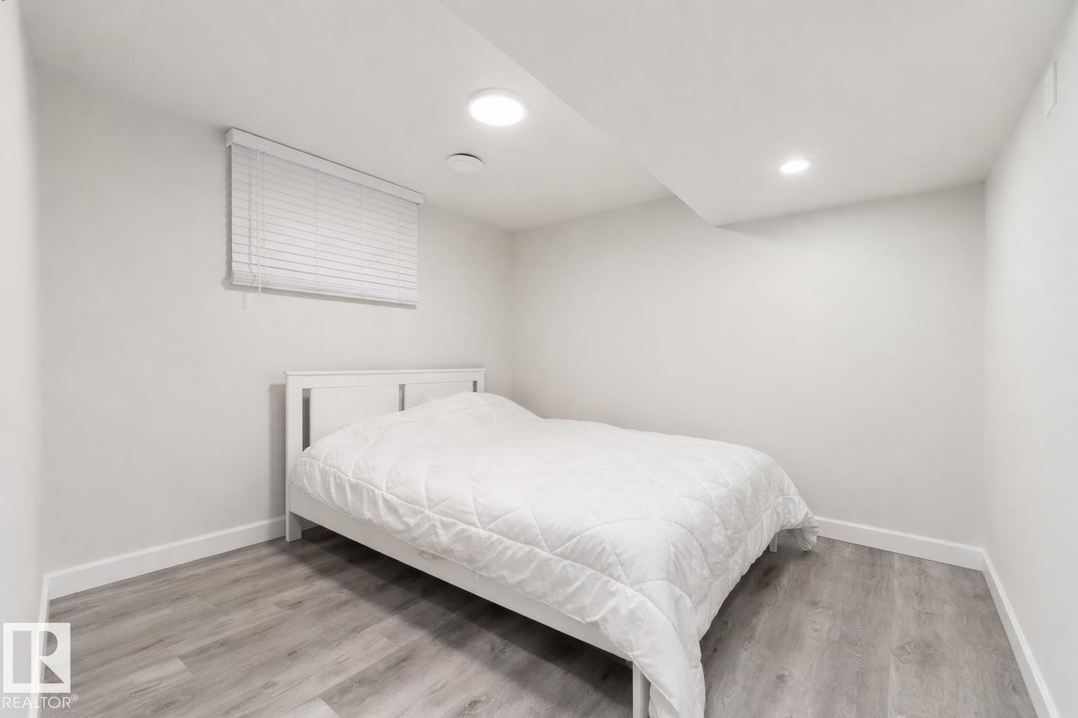 11208 66 Street, Edmonton, AB - Indoor Photo Showing Bedroom