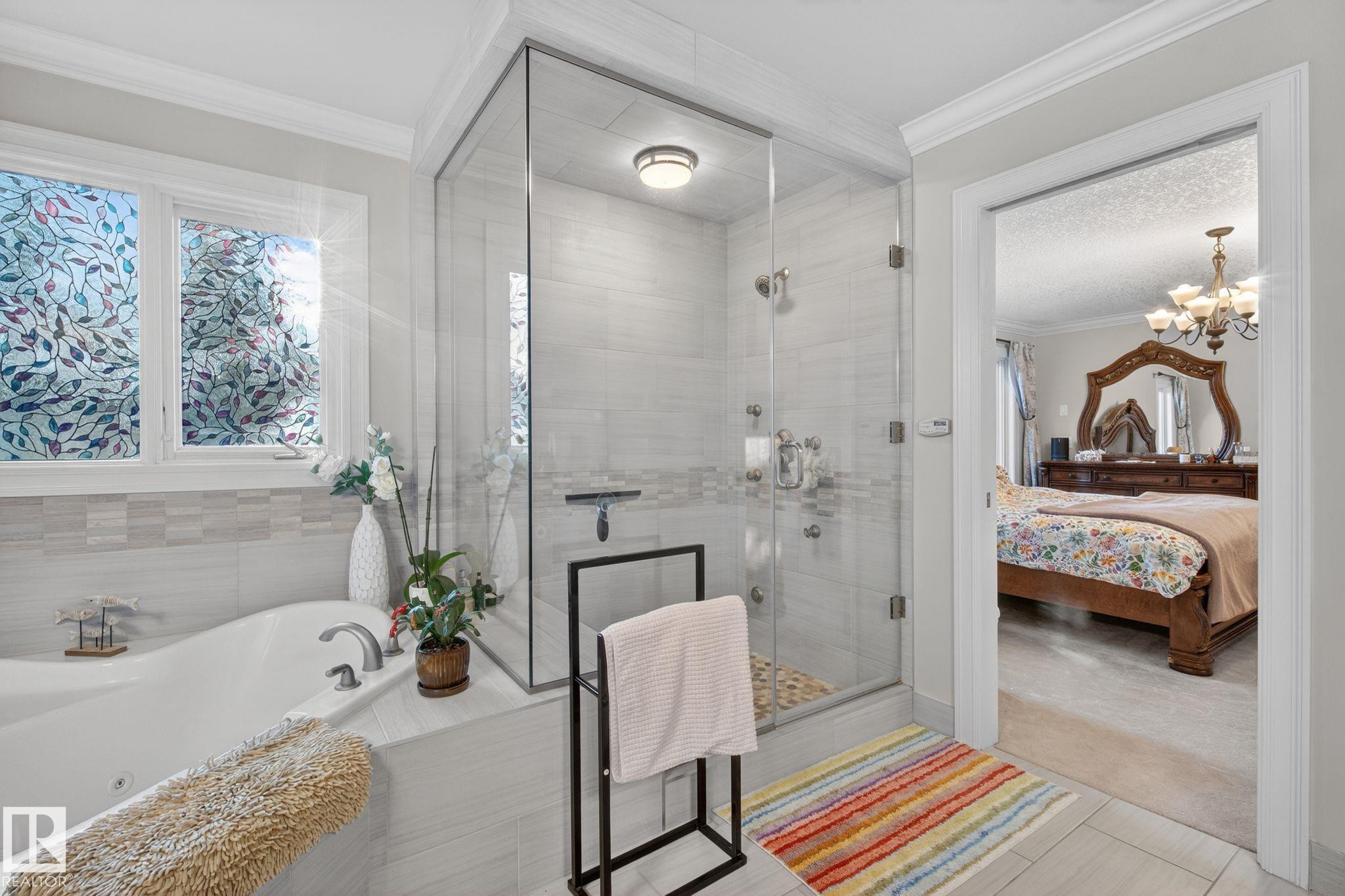 918 Hollingsworth Bend, Edmonton, AB - Indoor Photo Showing Bathroom