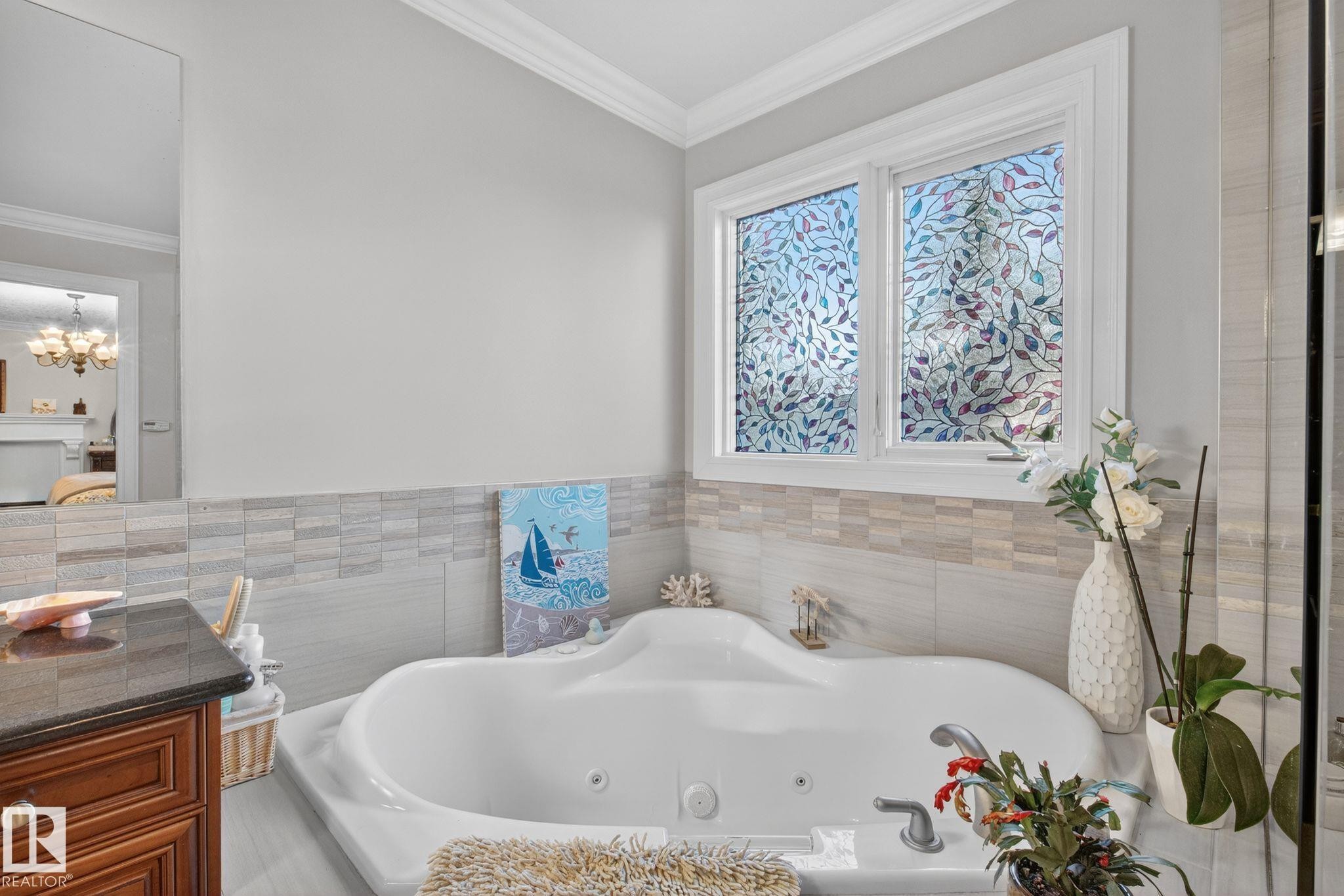 918 Hollingsworth Bend, Edmonton, AB - Indoor Photo Showing Bathroom
