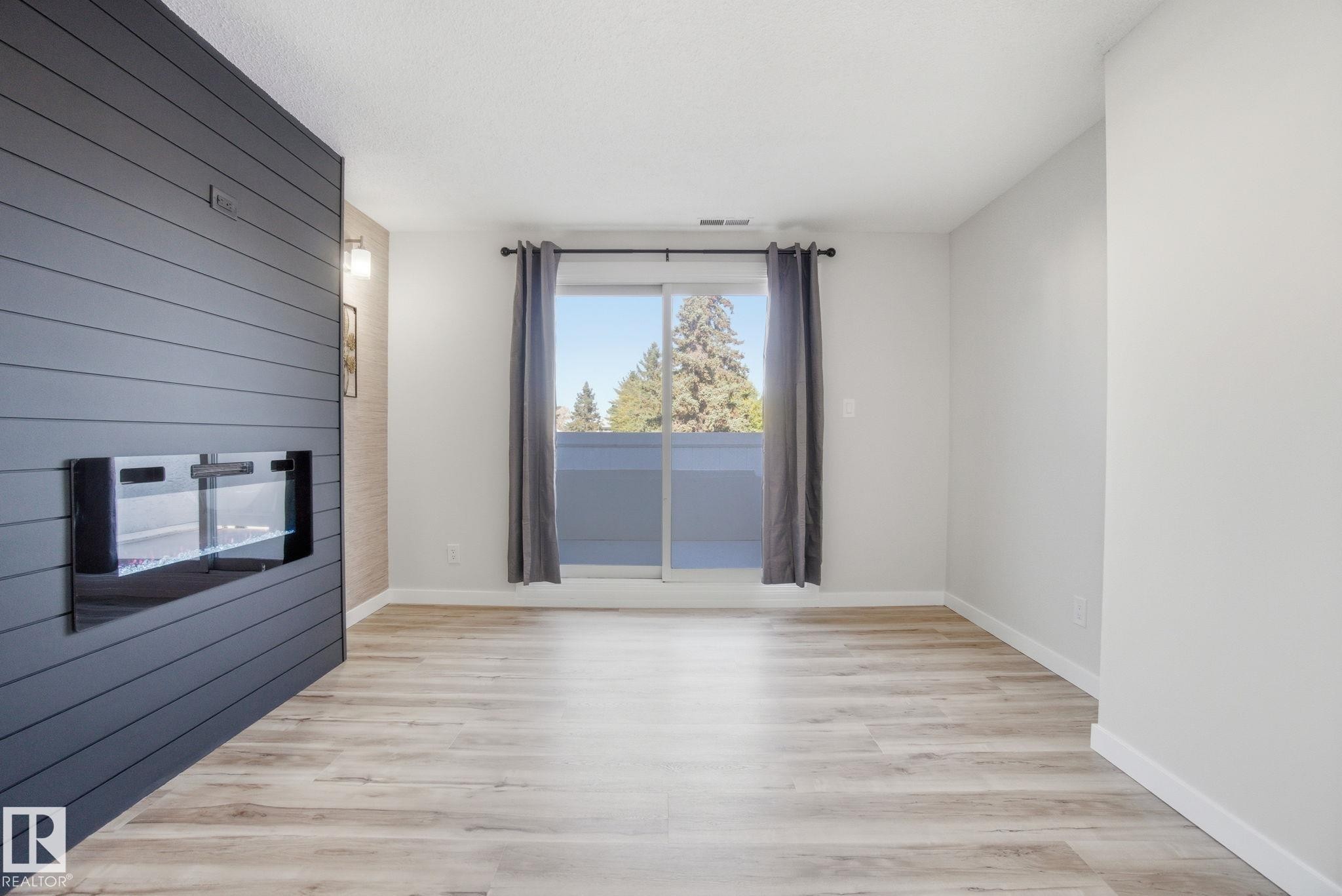 71 Lancaster Terrace, Edmonton, AB - Indoor Photo Showing Other Room