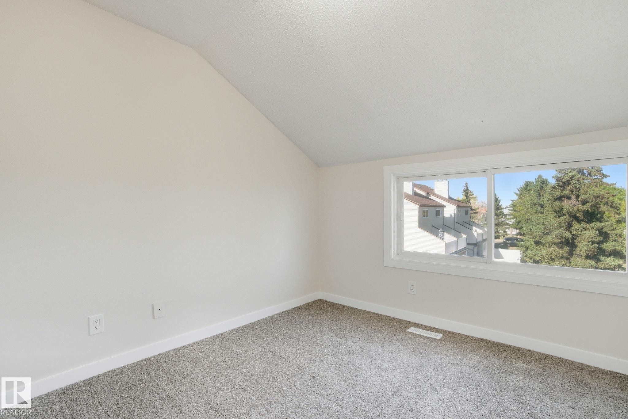 71 Lancaster Terrace, Edmonton, AB - Indoor Photo Showing Other Room