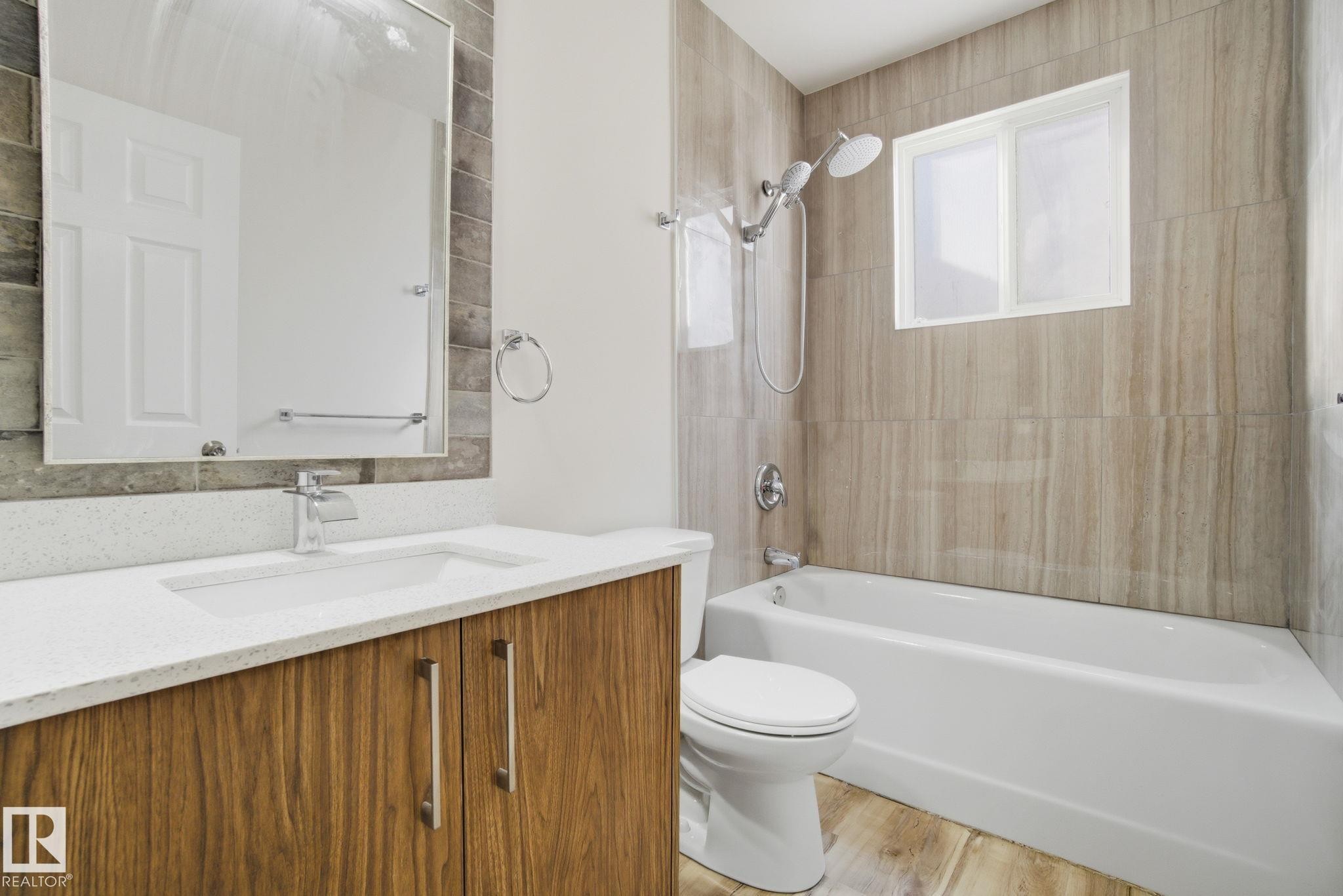 71 Lancaster Terrace, Edmonton, AB - Indoor Photo Showing Bathroom